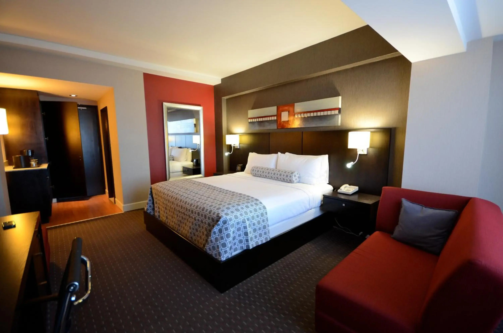 Armon Plaza Montreal Airport