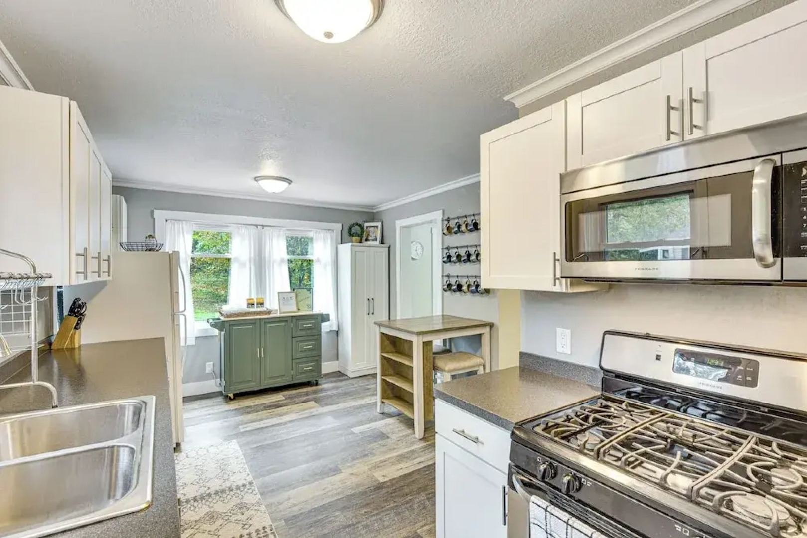 < 1 Mi to Notre Dame: Family-friendly Home!