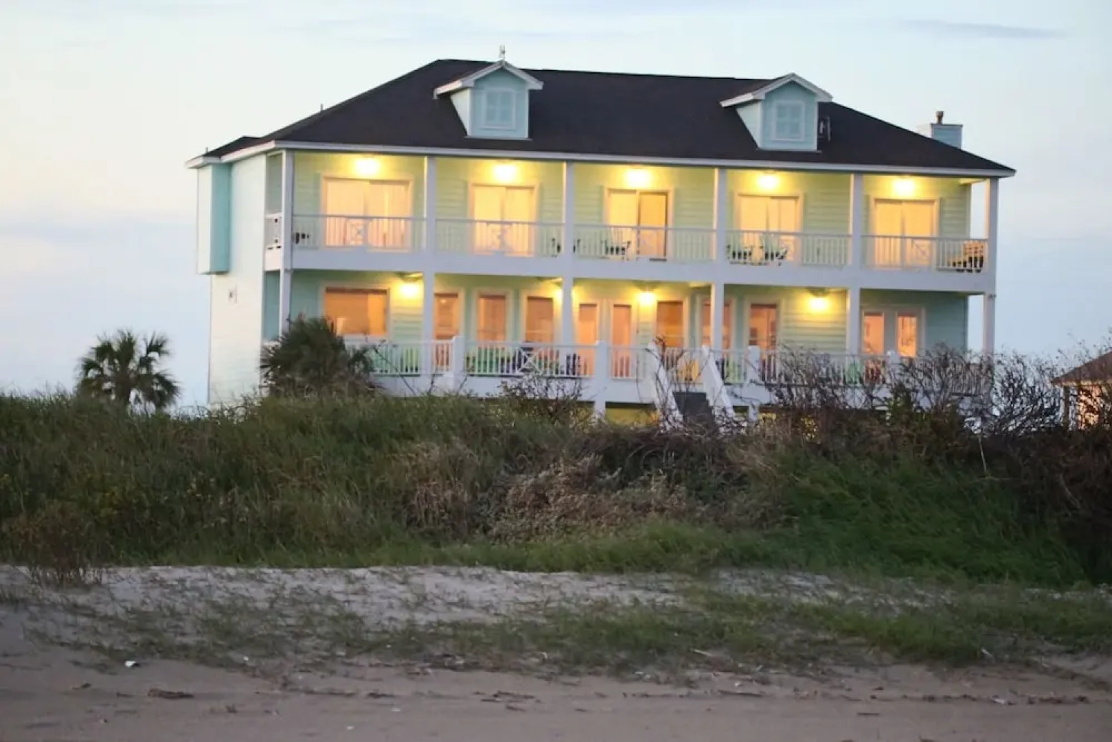 The Ritz Of Crystal Beach 6 Bedroom Home by RedAwning
