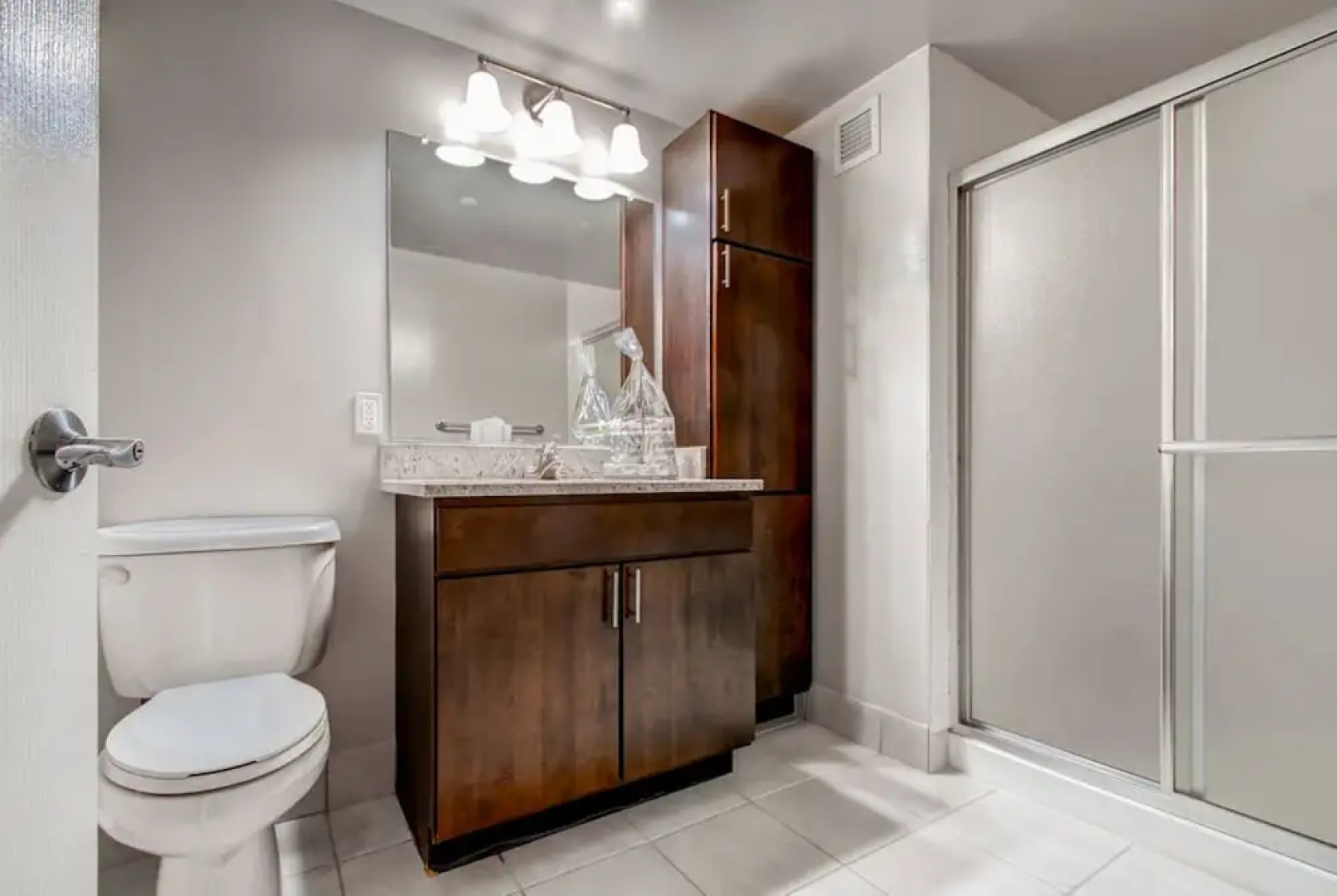 Global Luxury Suites in White Plains