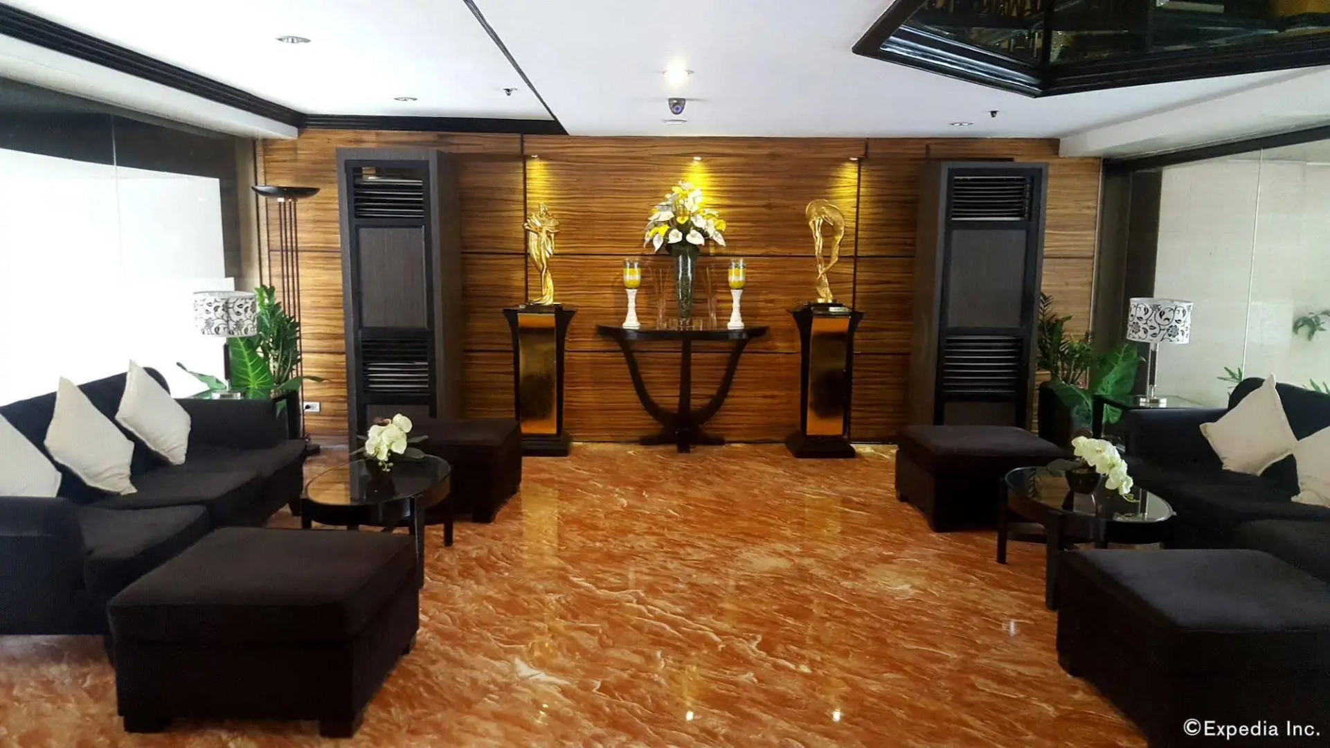 Lourdes Family Suites Makati powered by Cocotel