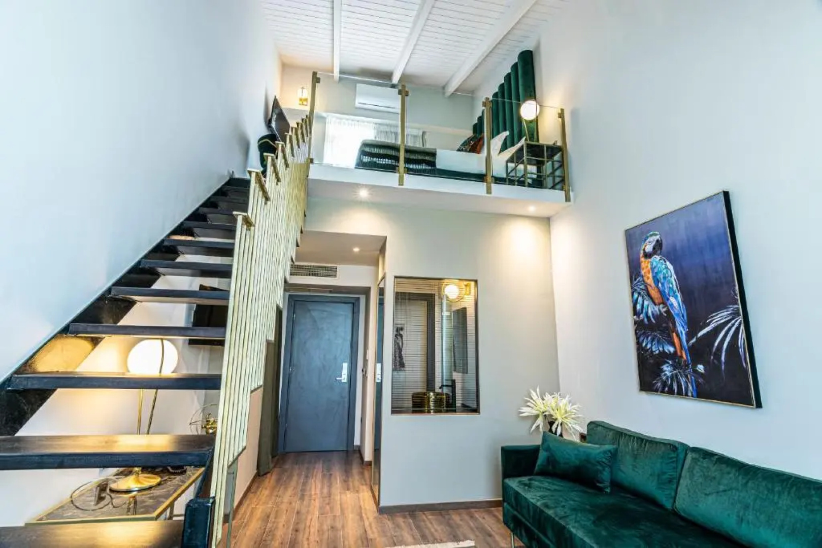Golden Suites & Spa