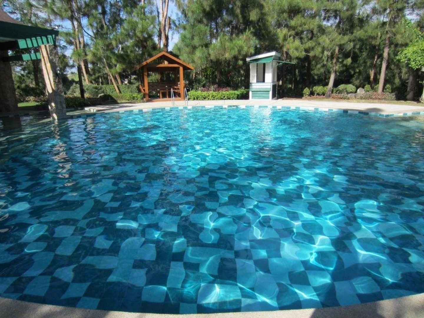 Crosswinds Resort Suites