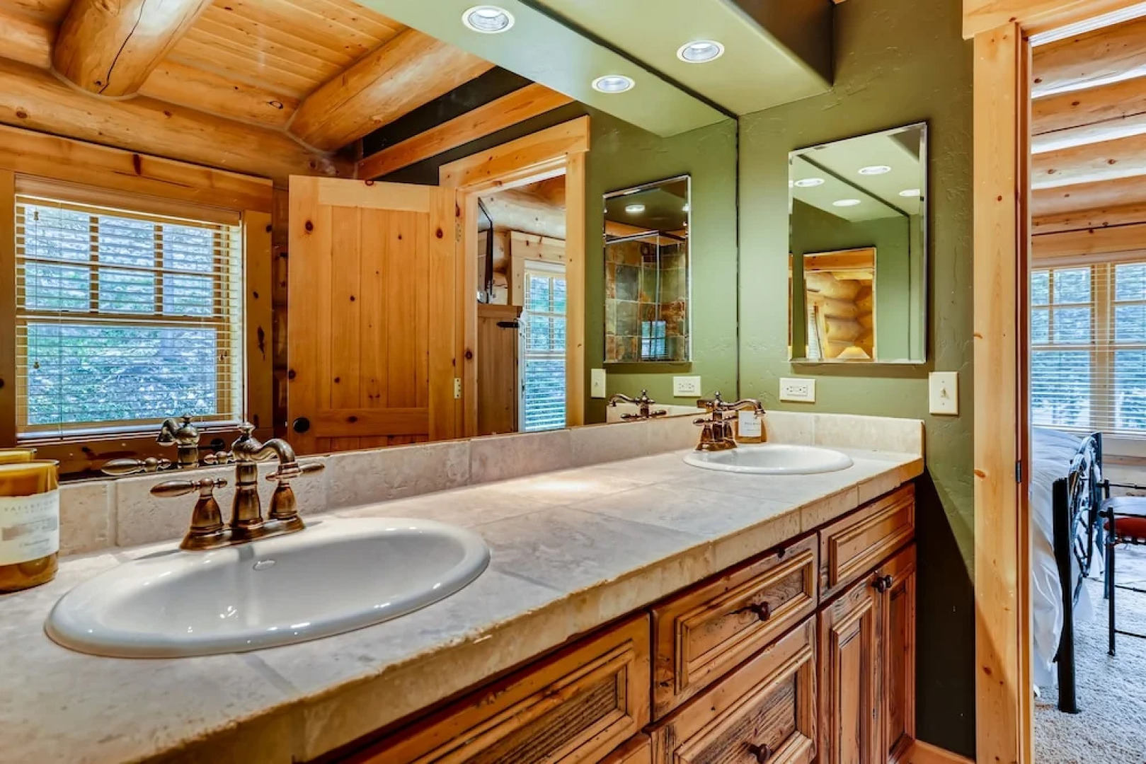 New Listing! Idyllic Mountain-view 4 Bedroom Home