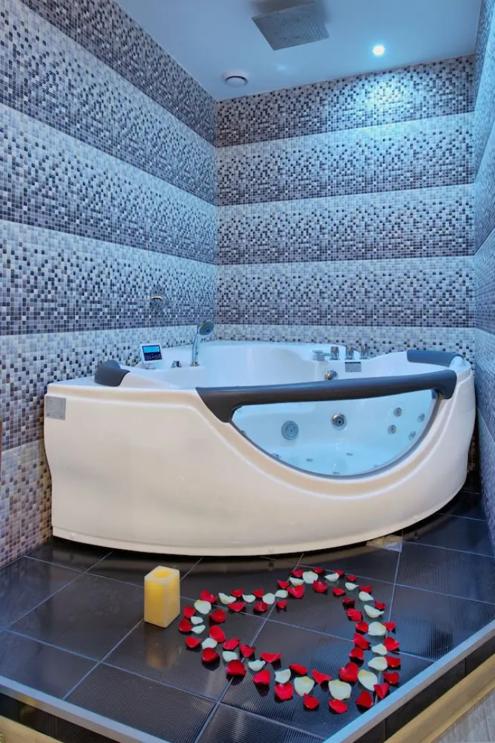 Алекс отель на Марата 22