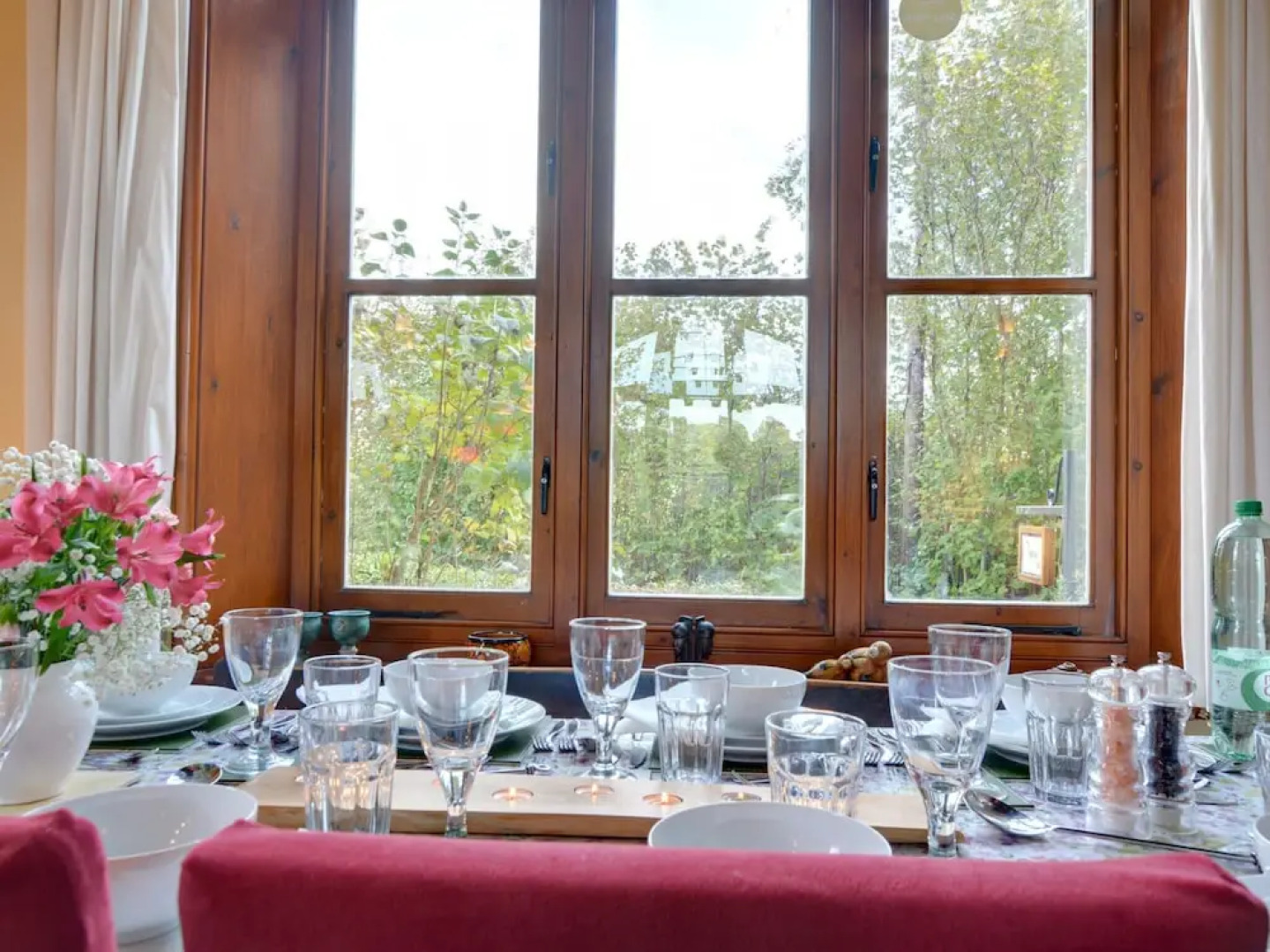 Unique Mansion in Battle with Garden near City Center