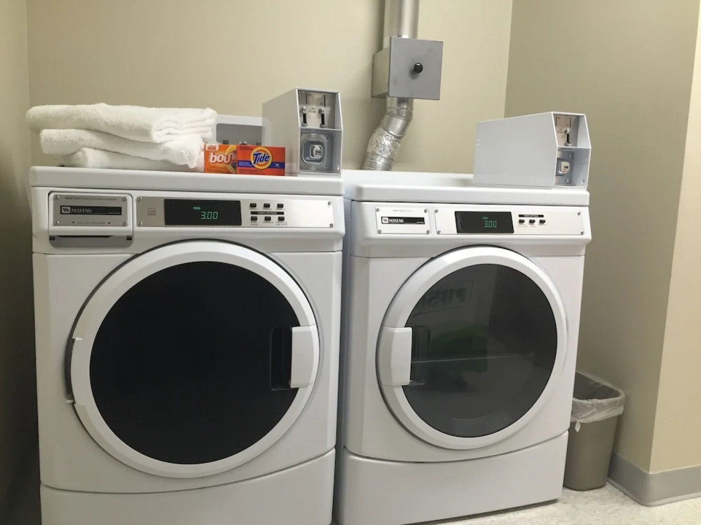 Days Inn and Suites Lindsay