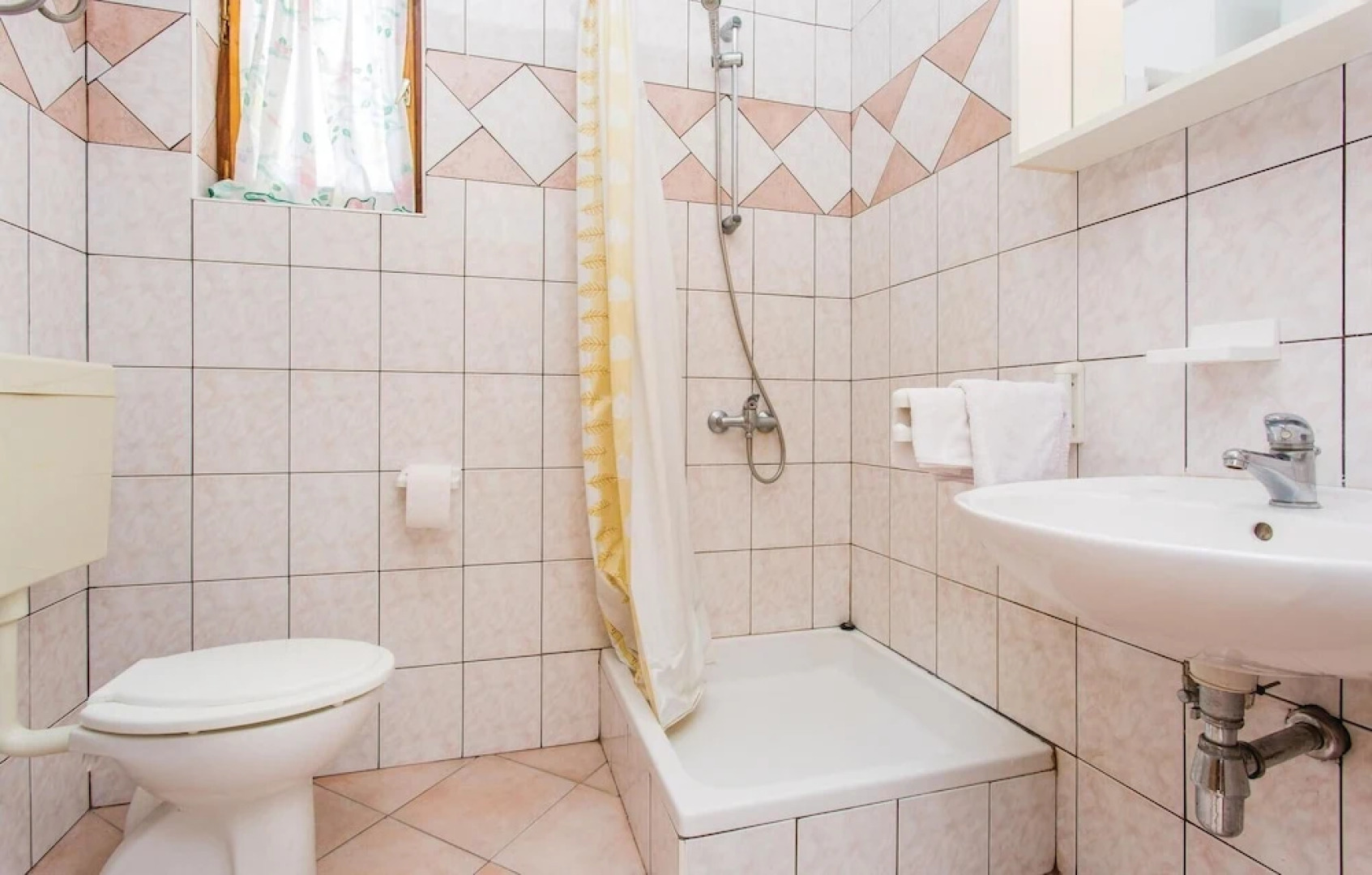 Beautiful Home in Kornic With Wifi and 2 Bedrooms