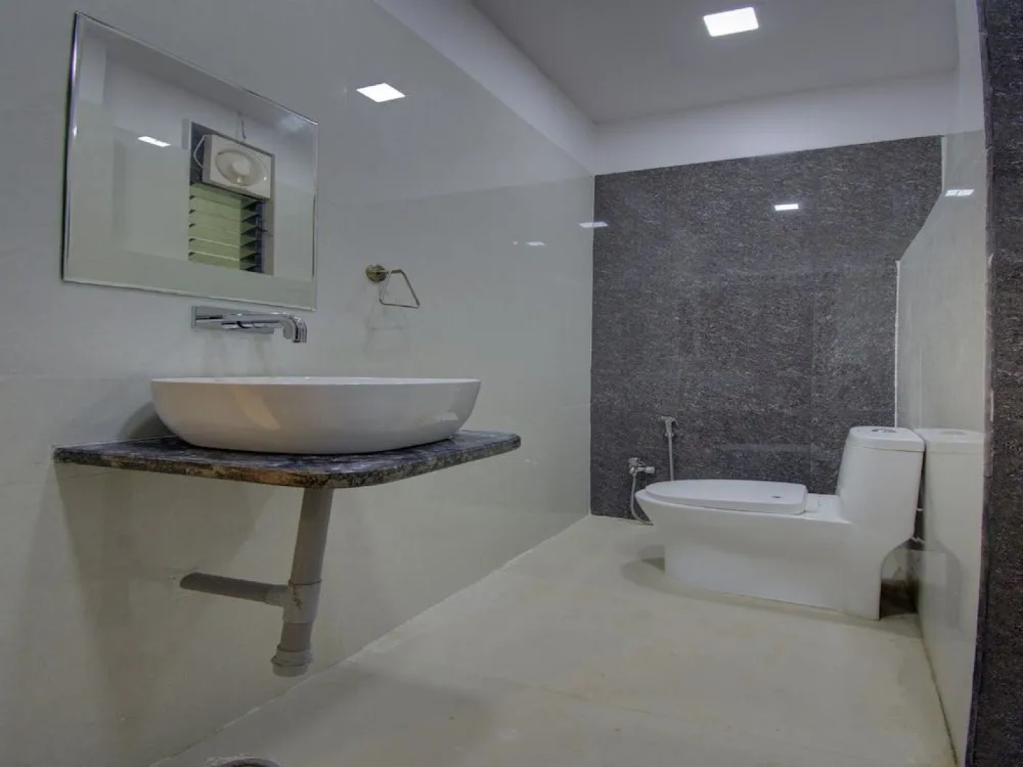 Capital O 46840 Gajanan Heritage And Resort