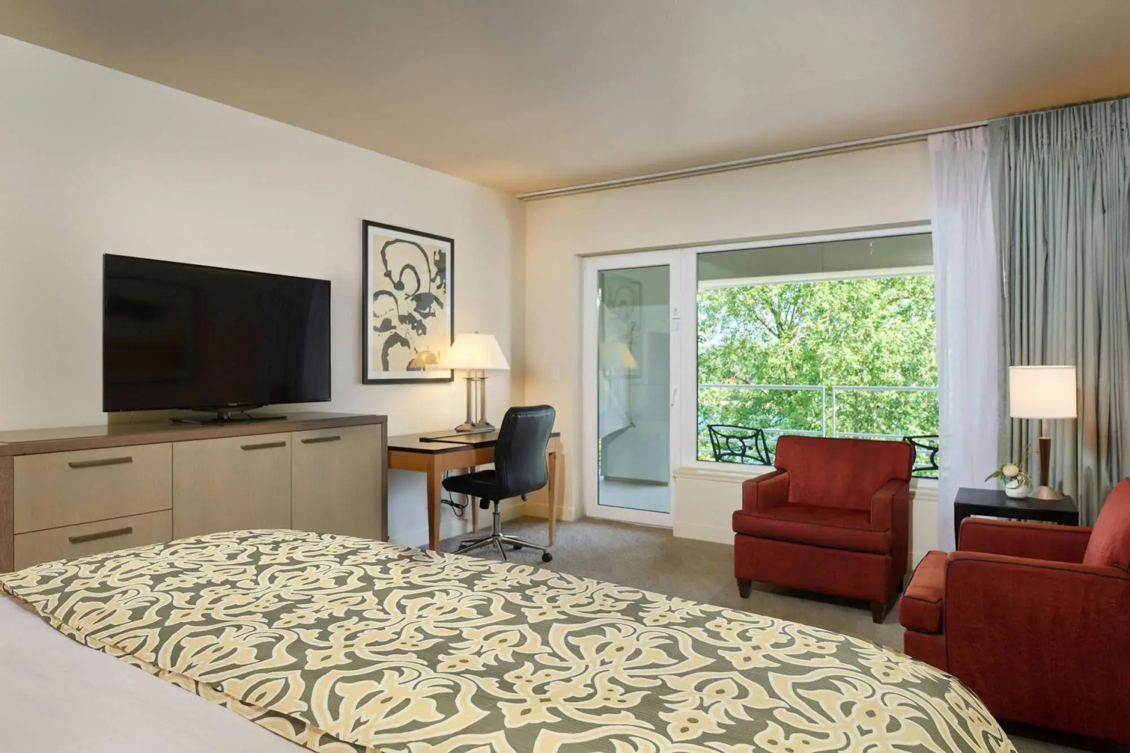 River's Edge Hotel Portland, Tapestry Collection by Hilton