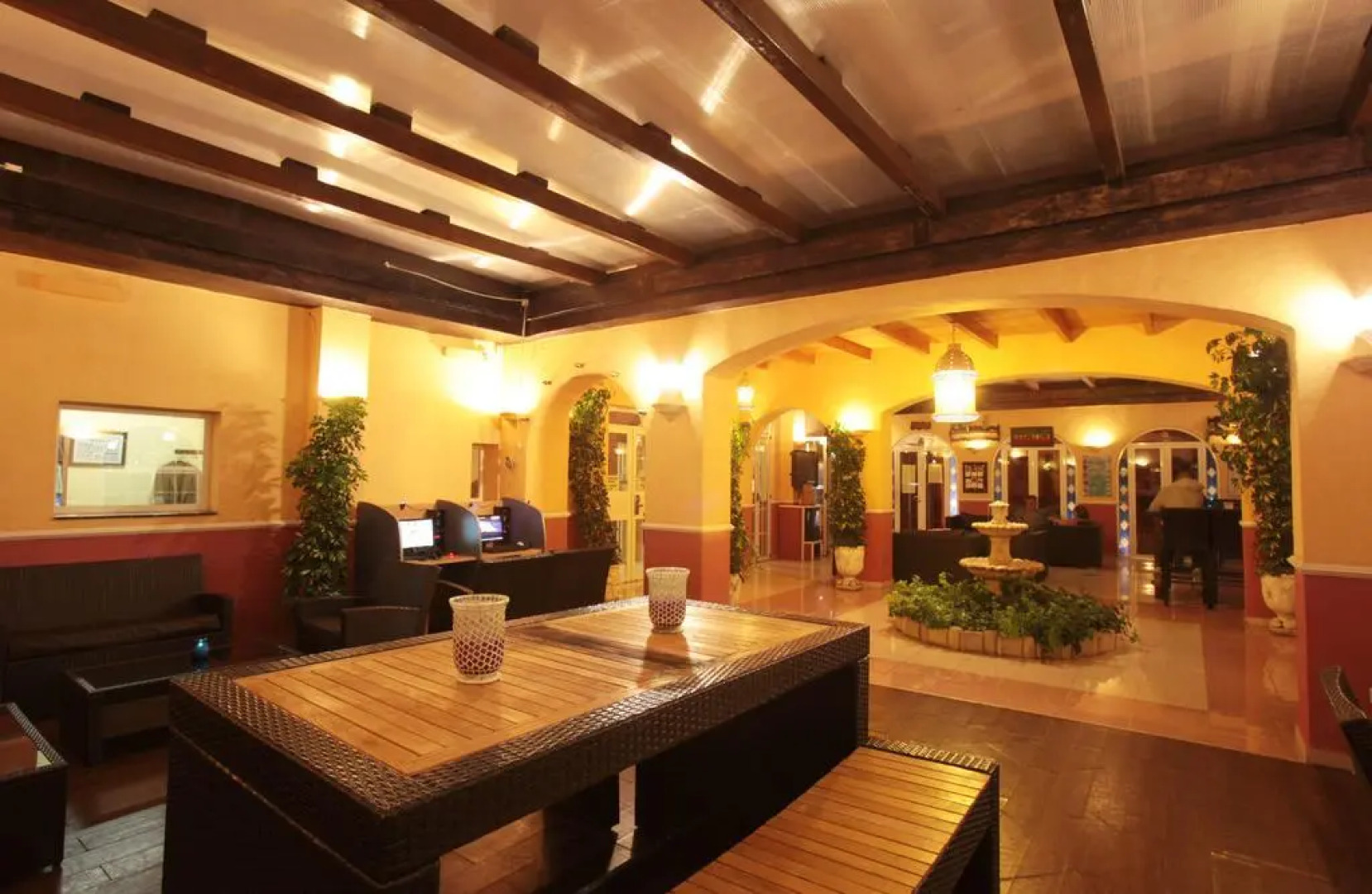 Отель Los Arcos