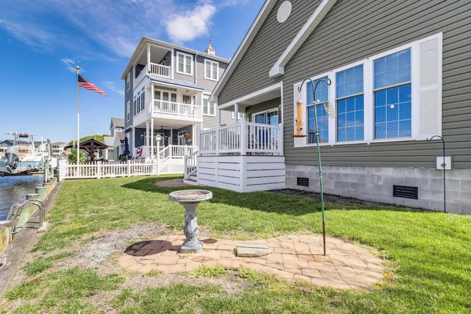 Near Beaches & Shops: Canal-front Selbyville Home