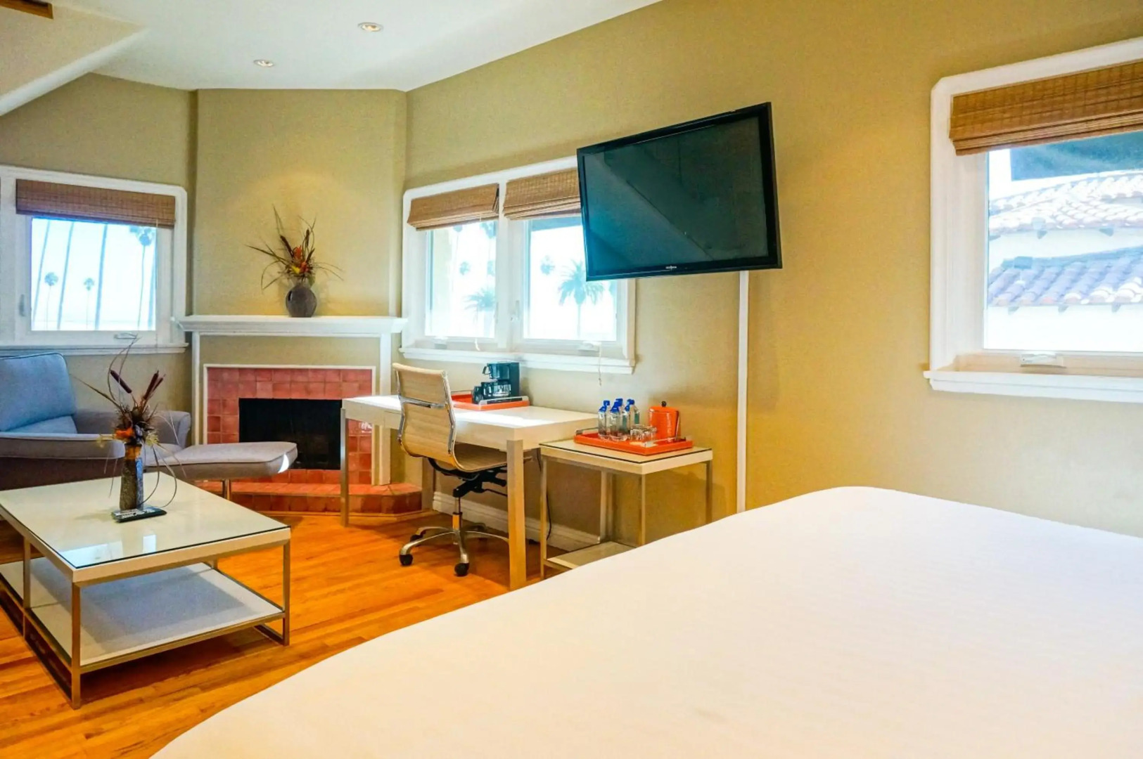 Balboa Inn, On the Beach