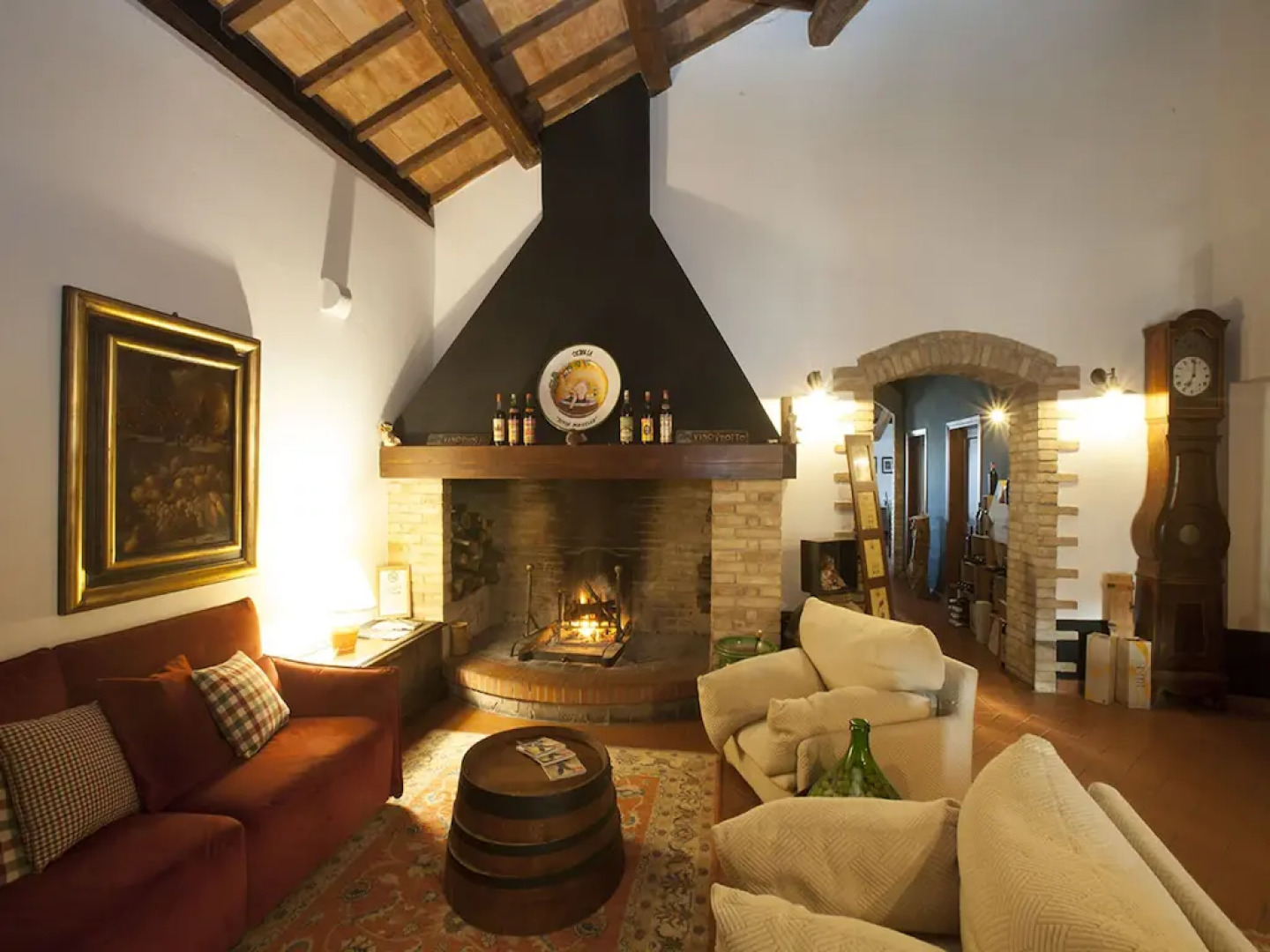 Alluring apartment in Passaggio di Bettona with pool