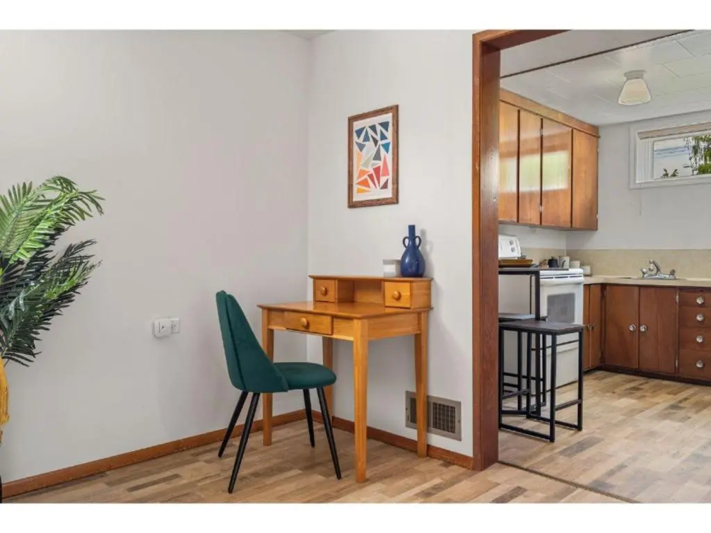 The Colour I 10 Minute To Royal Tyrrell I Sleeps 7