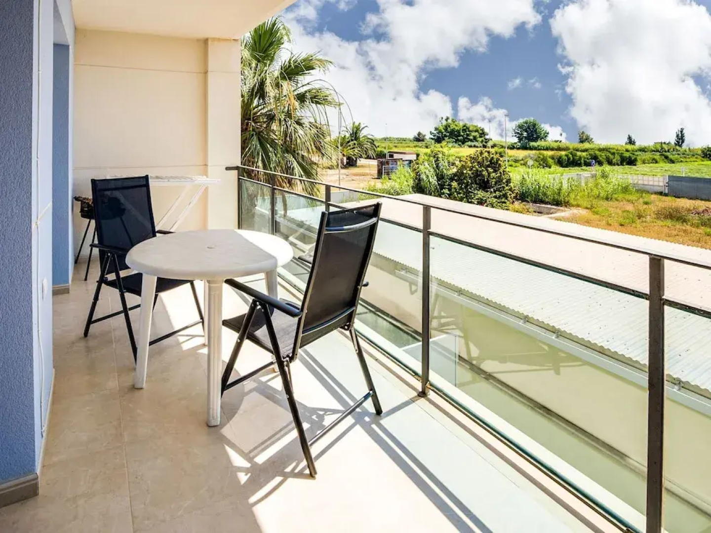 Comfortable Apartment Near the Sea