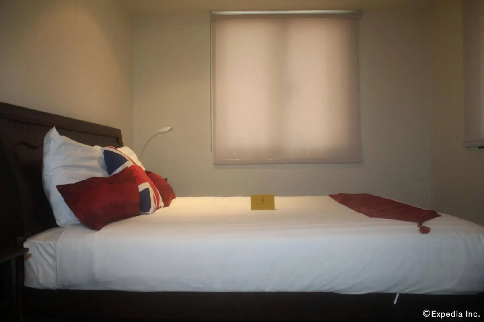 SIGLO SUITES @ The Knightsbridge Residences