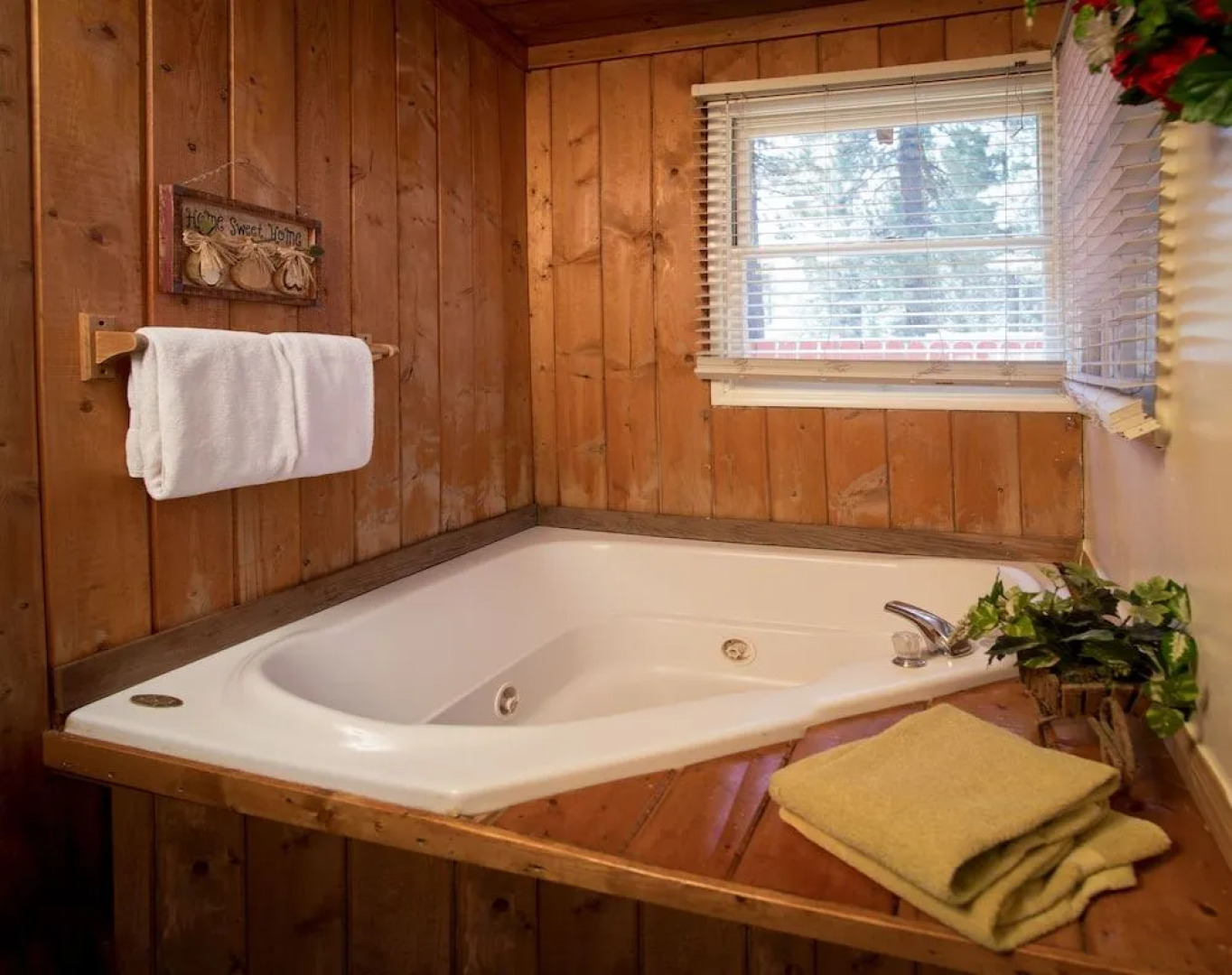 Golden Bear Cottages