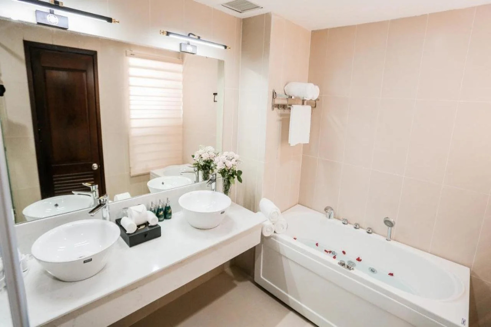 Elephants Hotel Buon Ma Thuot