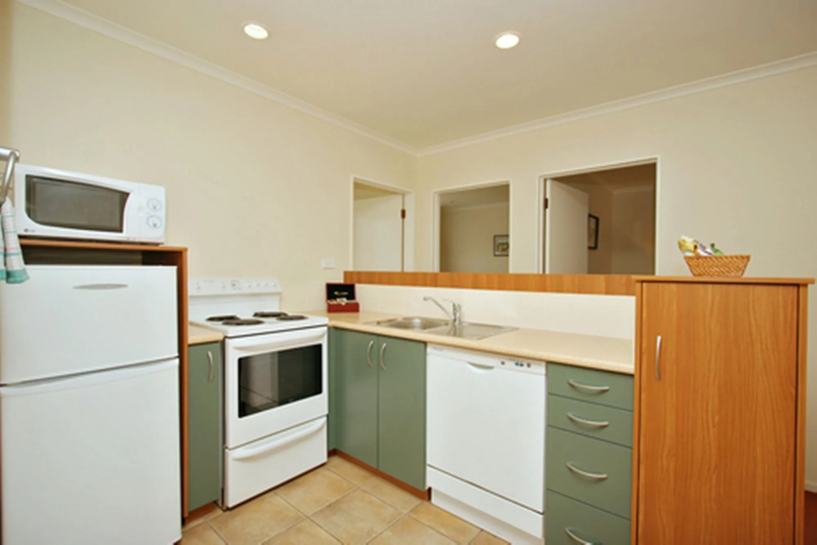 Bks Egmont Motor Lodge