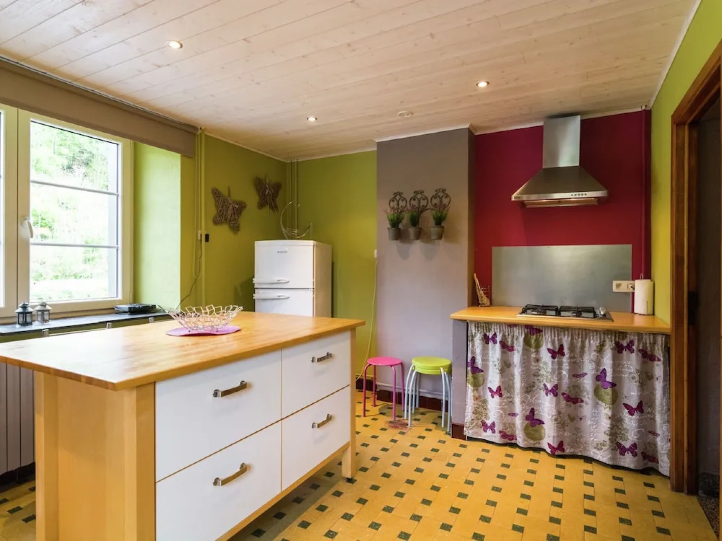 Picturesque Cottage in Alle With Garden