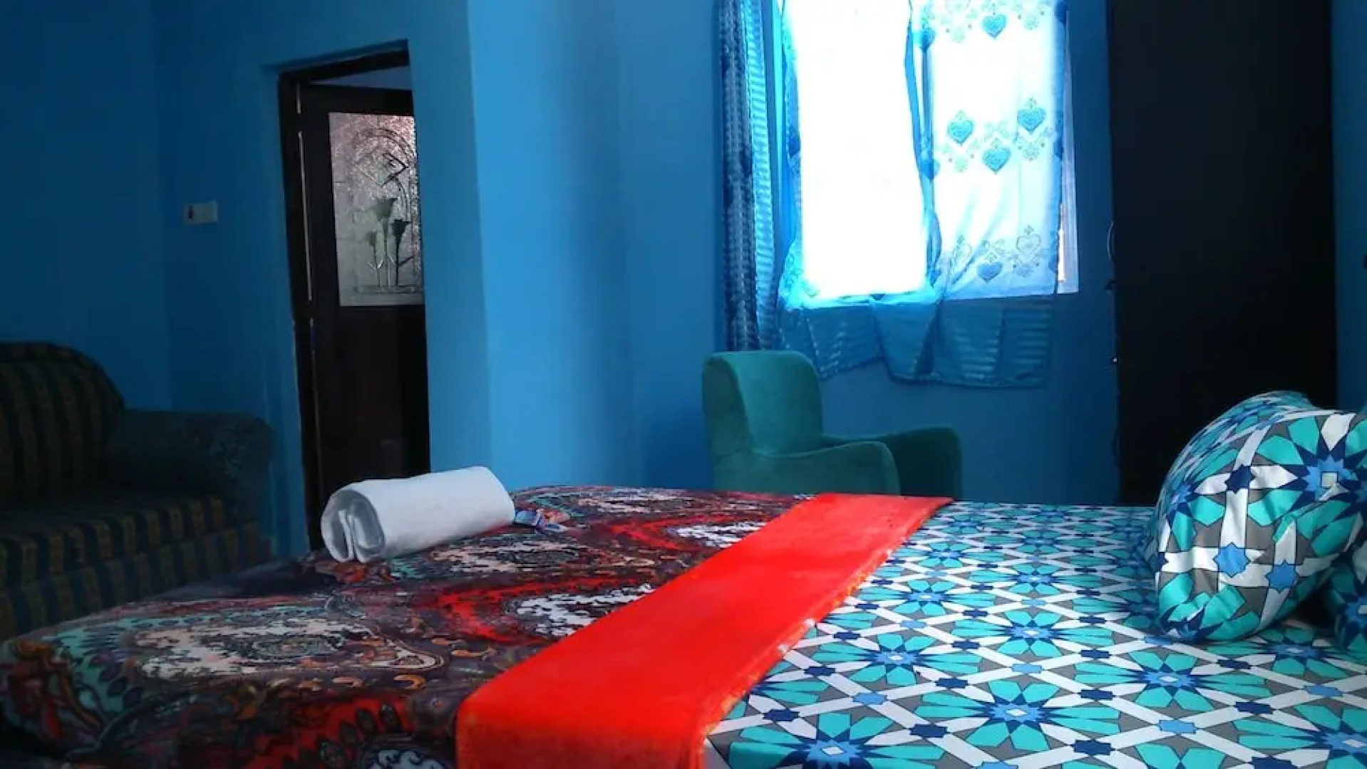 Uroa White House Inn