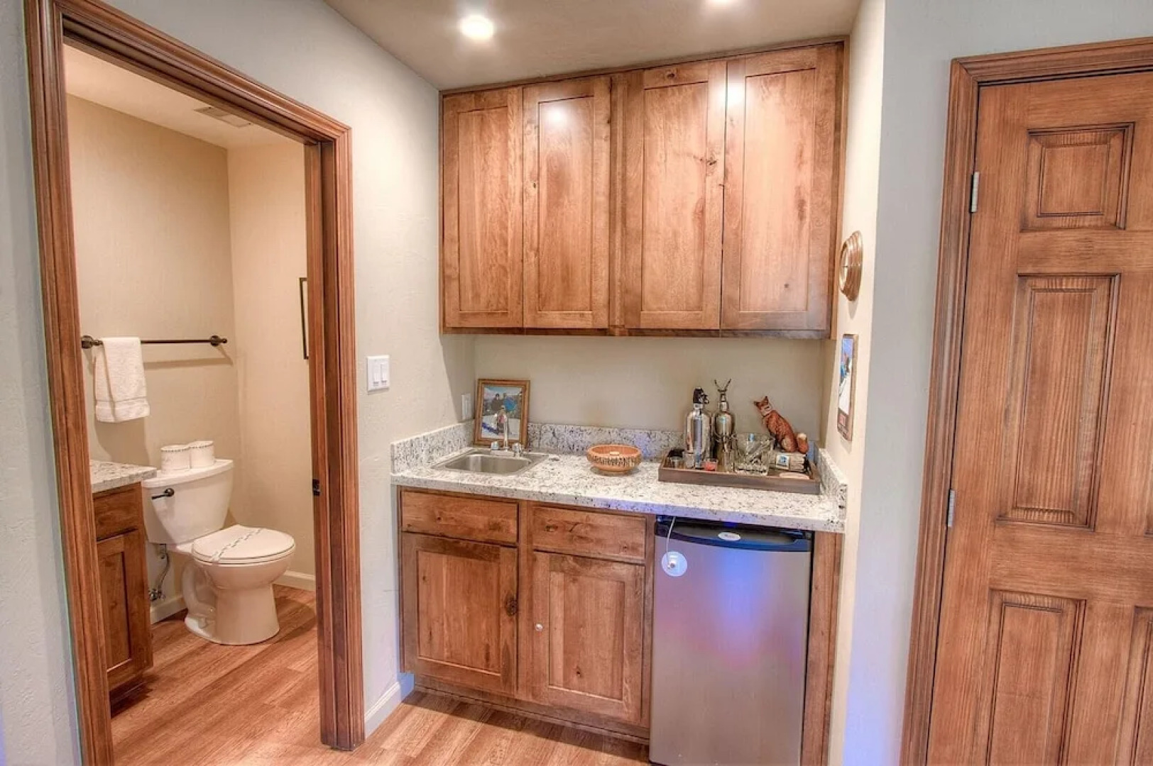 Cozy Bear Lodge 3 Bedroom Home by RedAwning