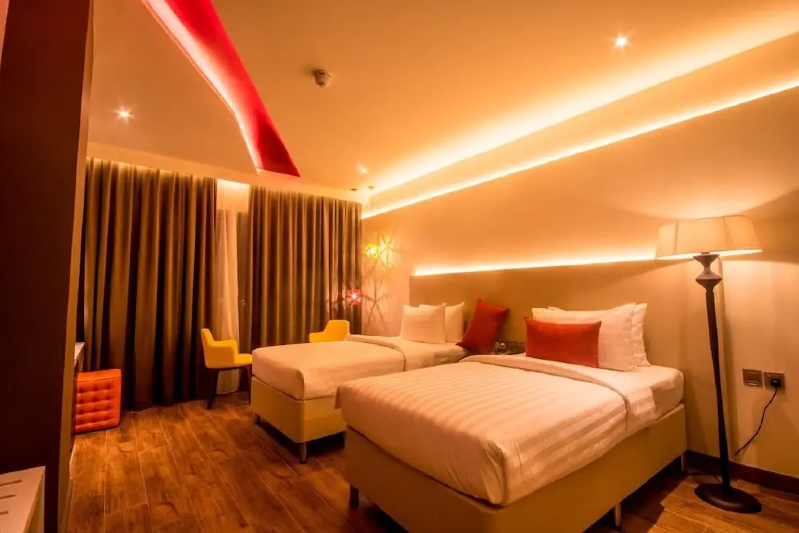 Carnelian Glory Bower Hotels