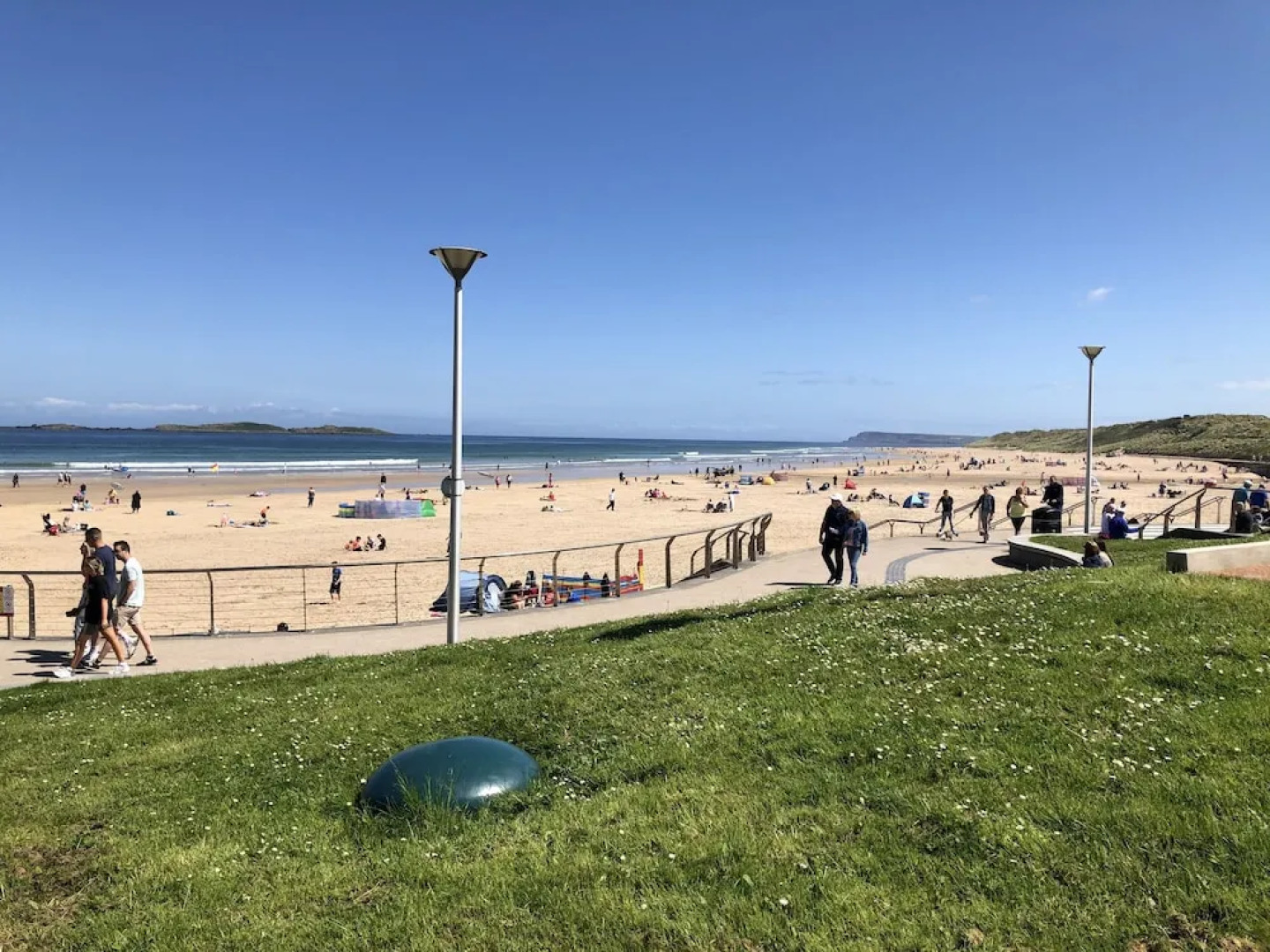 No2 Sandy Bay , Luxury Beachfront Apartment