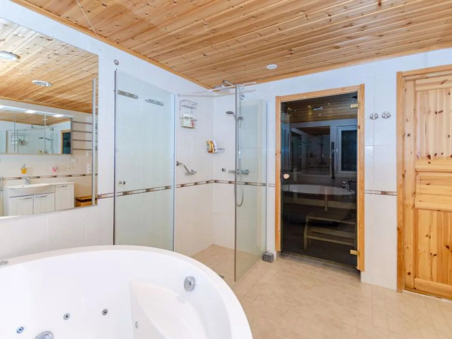 Holiday Home Kolinpilvi