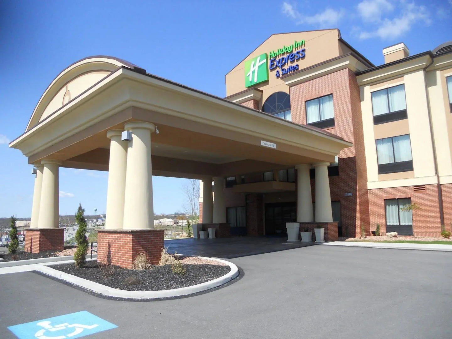 Holiday Inn Express & Suites Greensburg by IHG