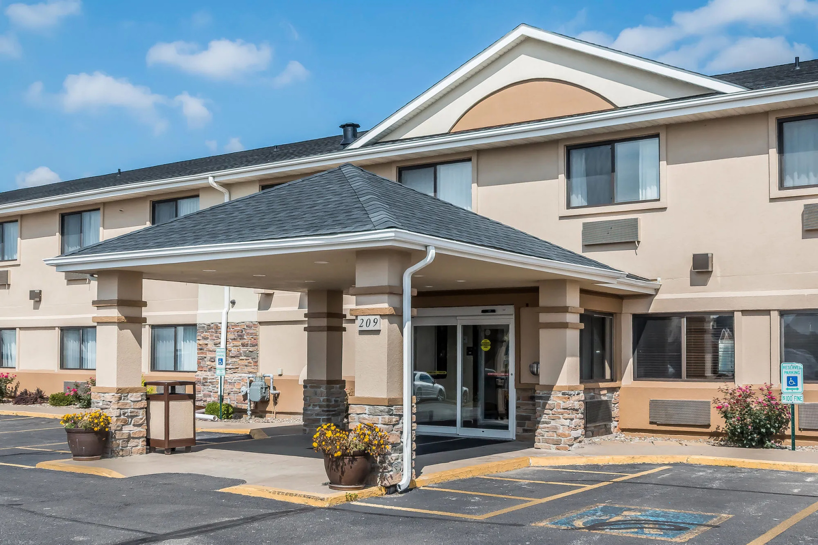 Quality Inn Coralville - Iowa River Landing
