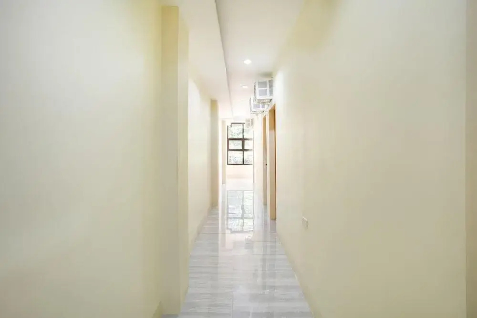 Jrja Hotel by OYO Rooms