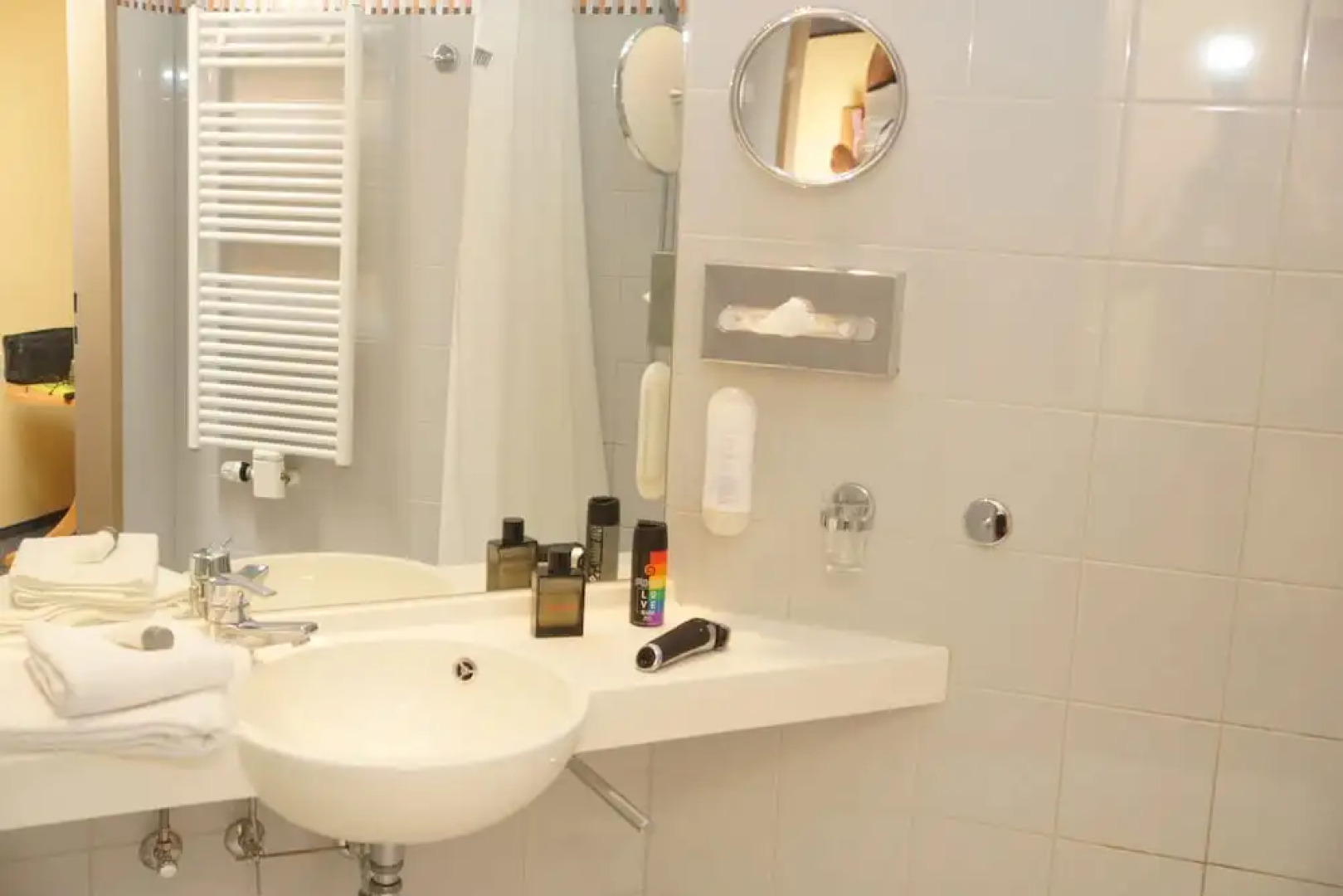 Warias Hotel & Restaurant