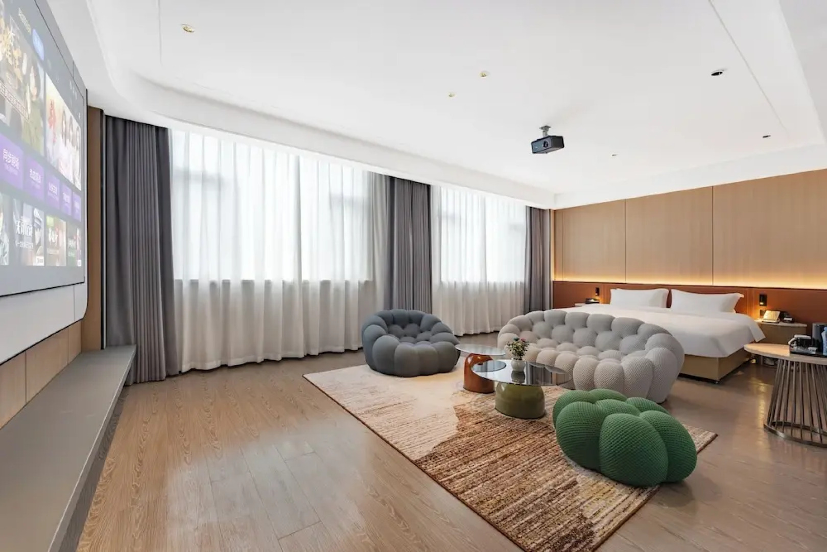 Wanzai Yijia La Maison Hotel