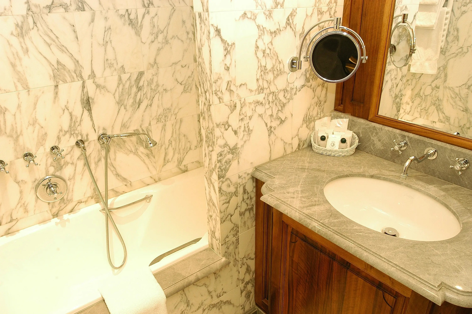 Hotel Chambiges Elysées