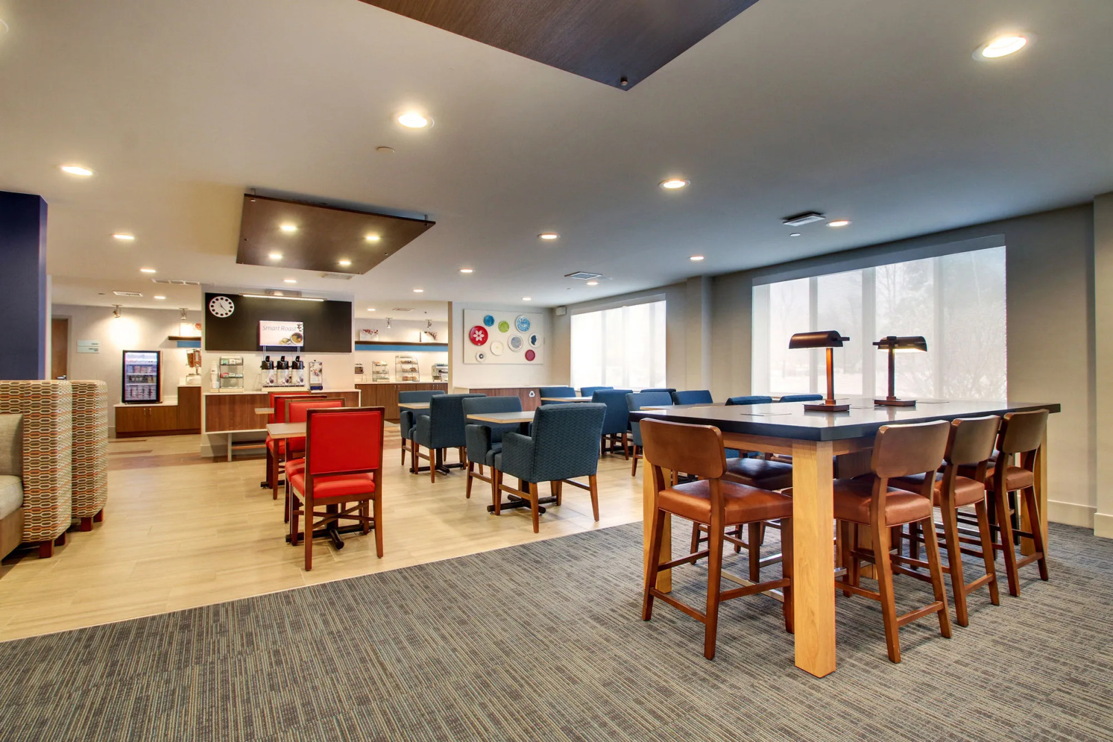 Holiday Inn Express & Suites Lincoln East - White Mountains by IHG