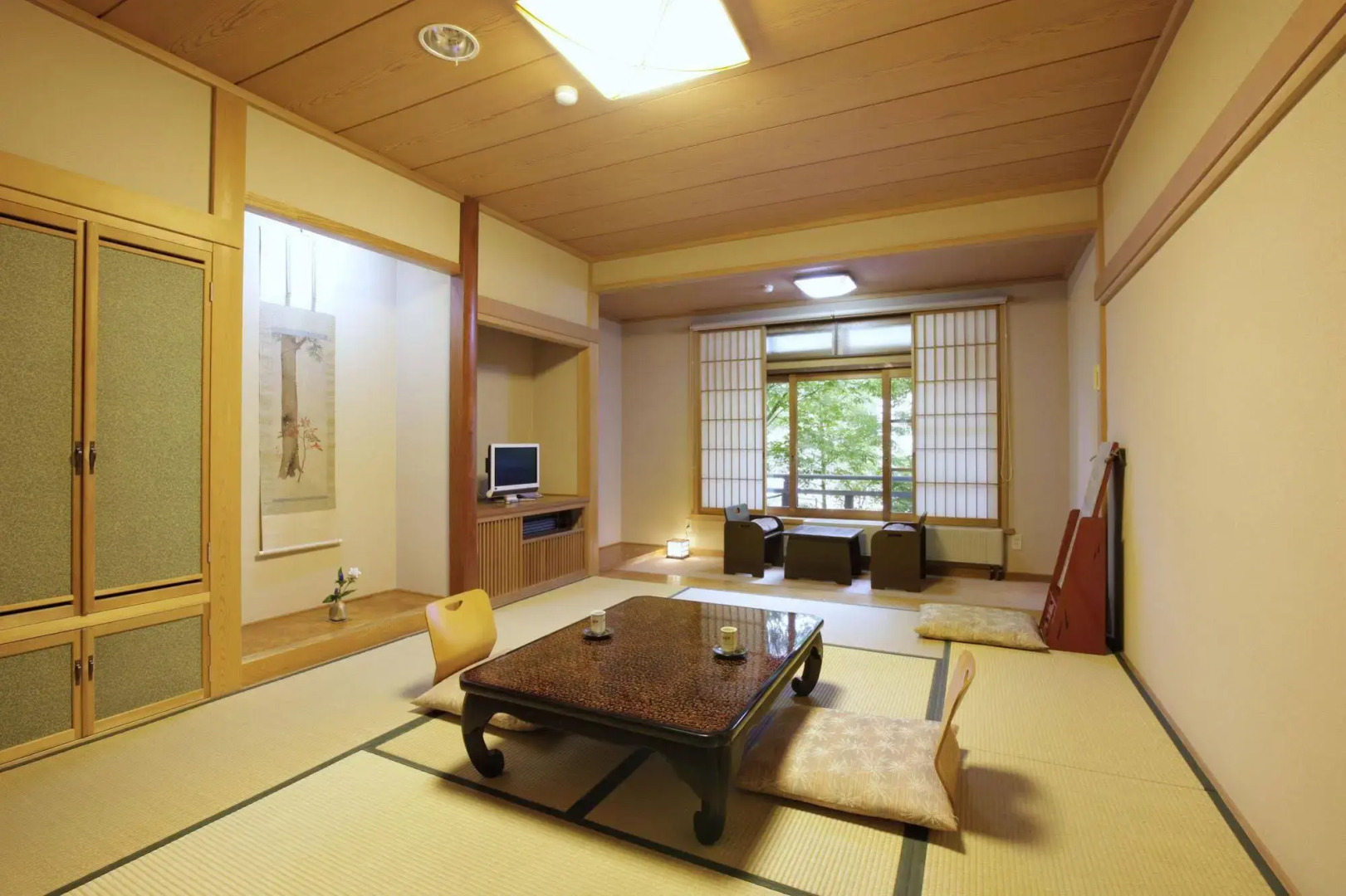 Kusatsu Hotel 1913 Bettei Pedalo