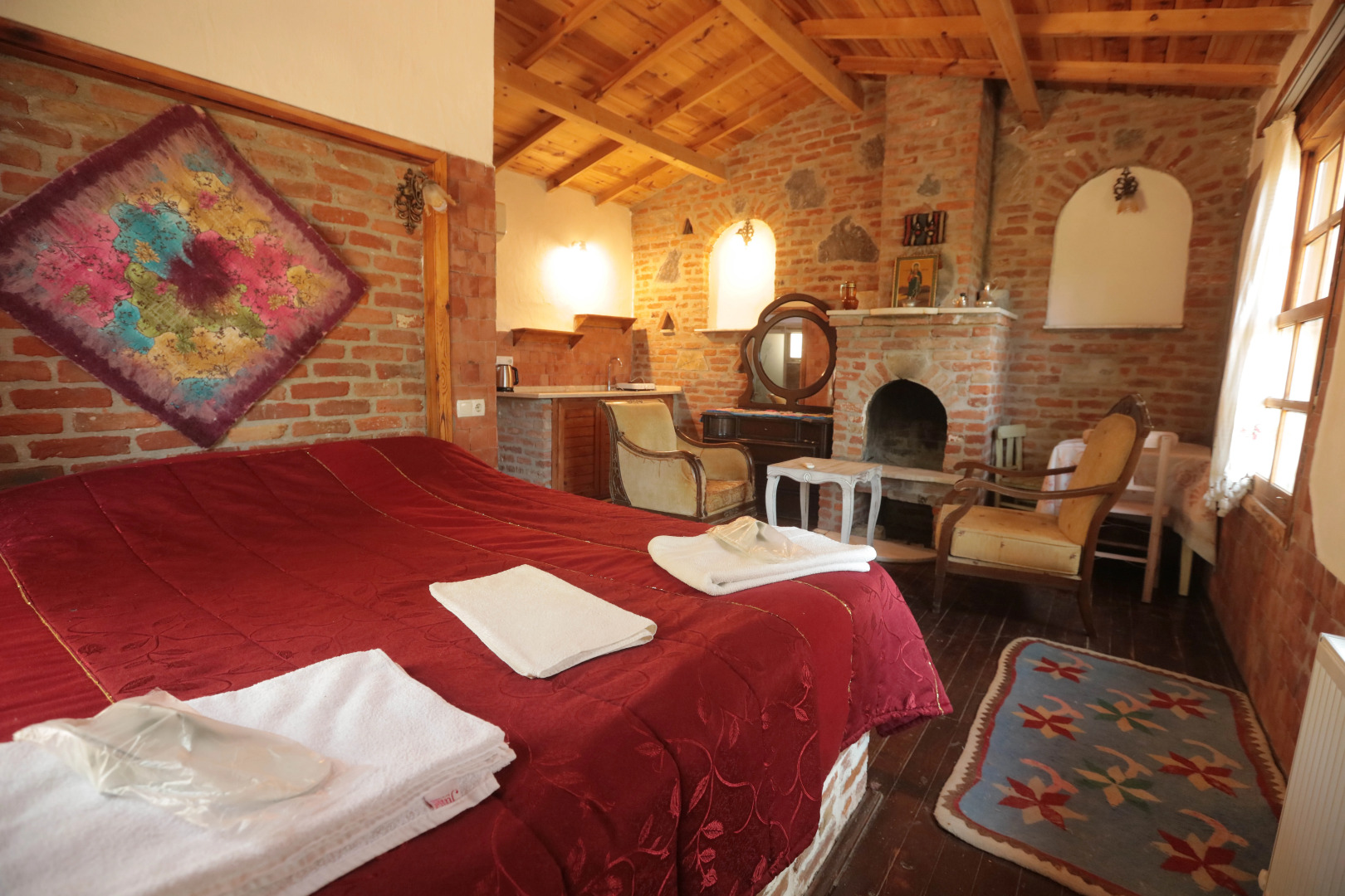 Kayserkaya Cottages & Camping