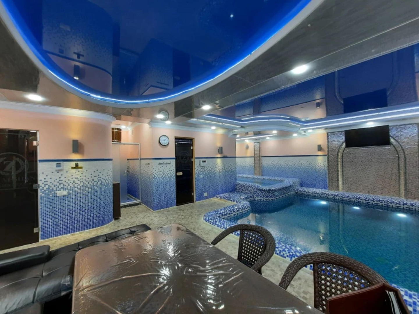 Zarafshan Grand Hotel