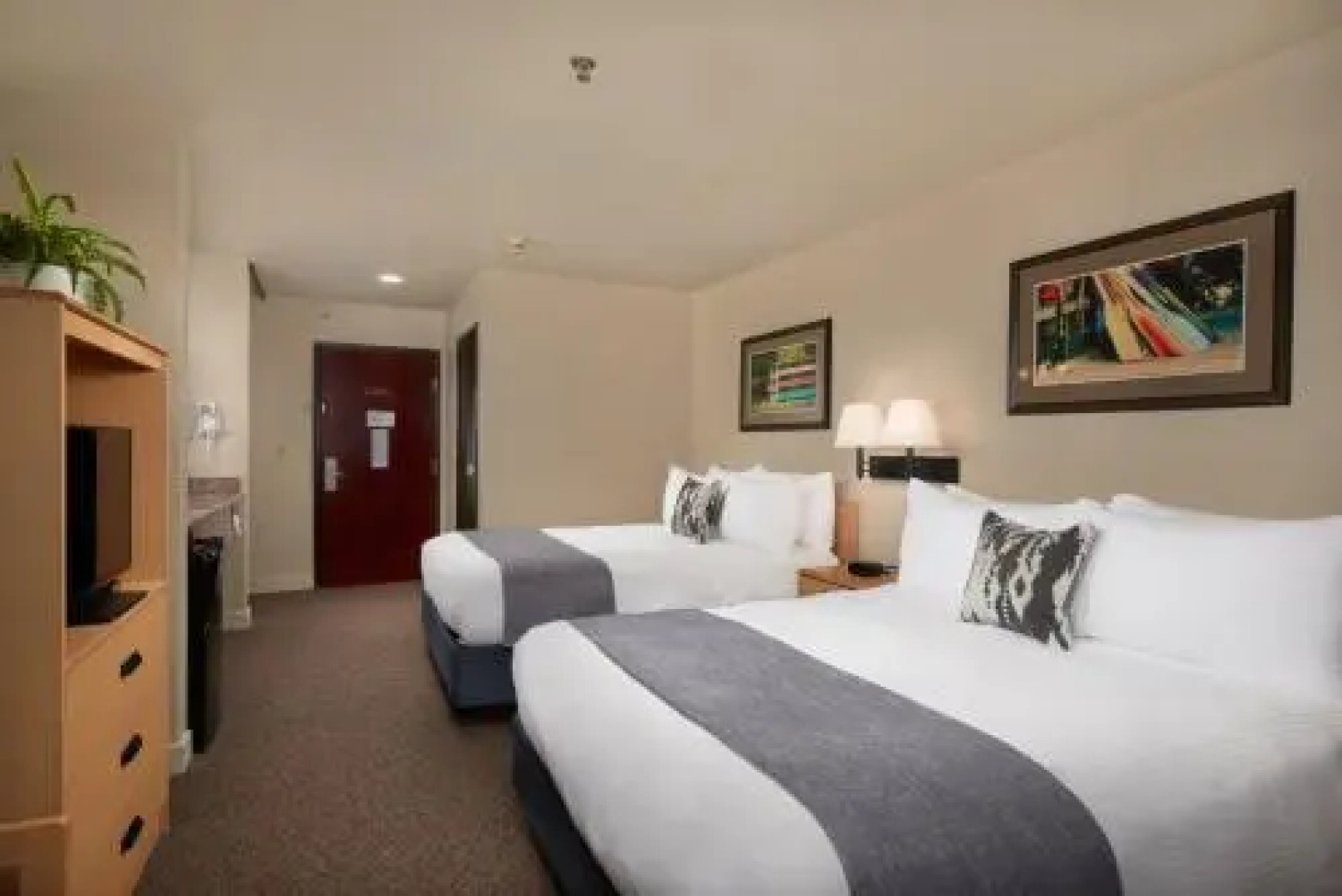The Garibaldi House Inn & Suites