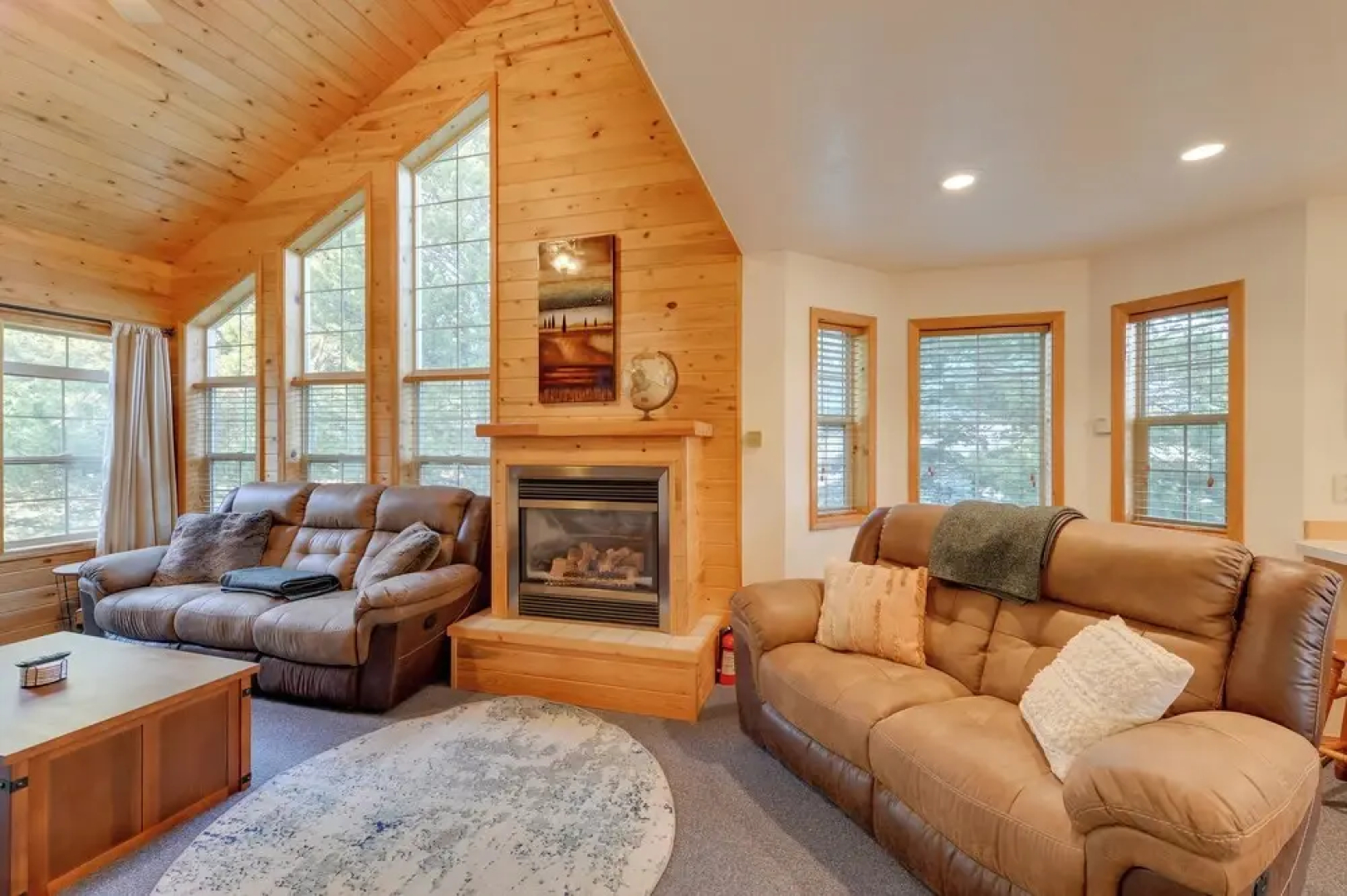 Quiet Island Park Family Home Near Yellowstone!