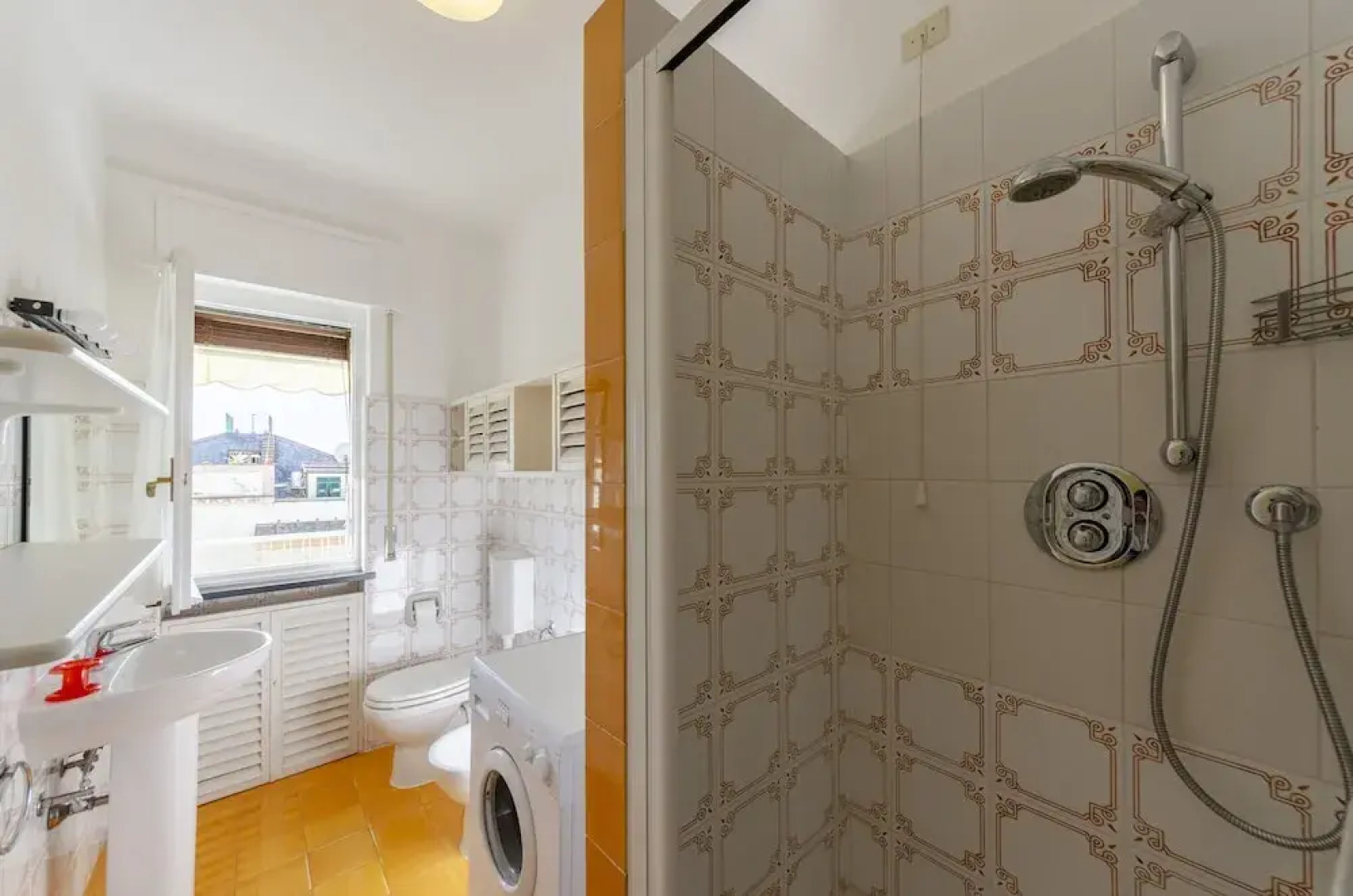 JOIVY Light Flat for 5 in the Heart of Bogliasco