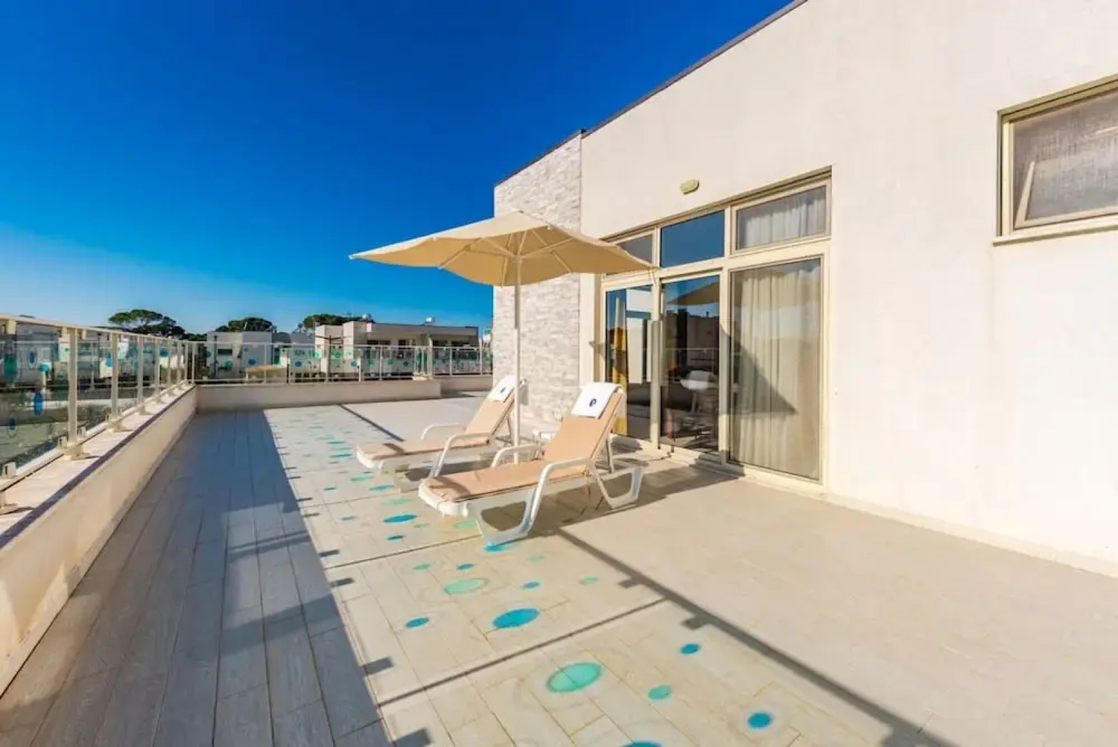 Stylish Studio With Spacious Balcony -trendafili