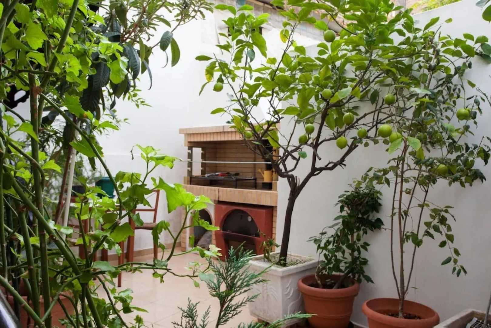 Agatharchou 2 in Athens