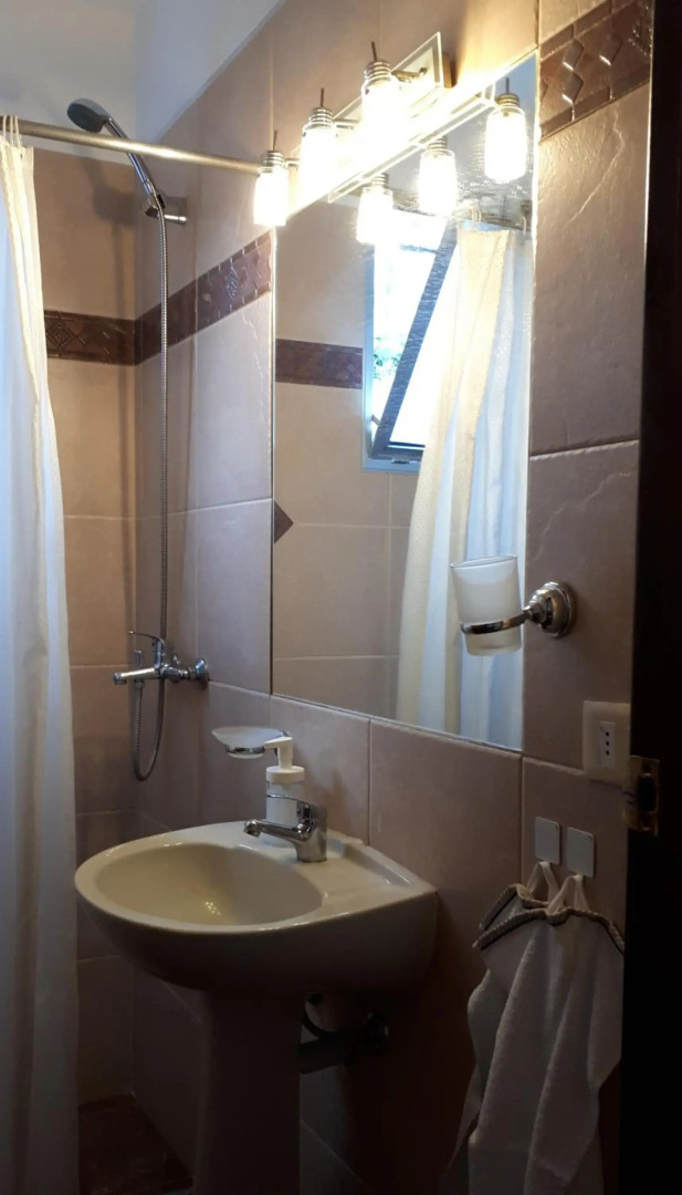 Comoda casa con inmejorable ubicación y servicios