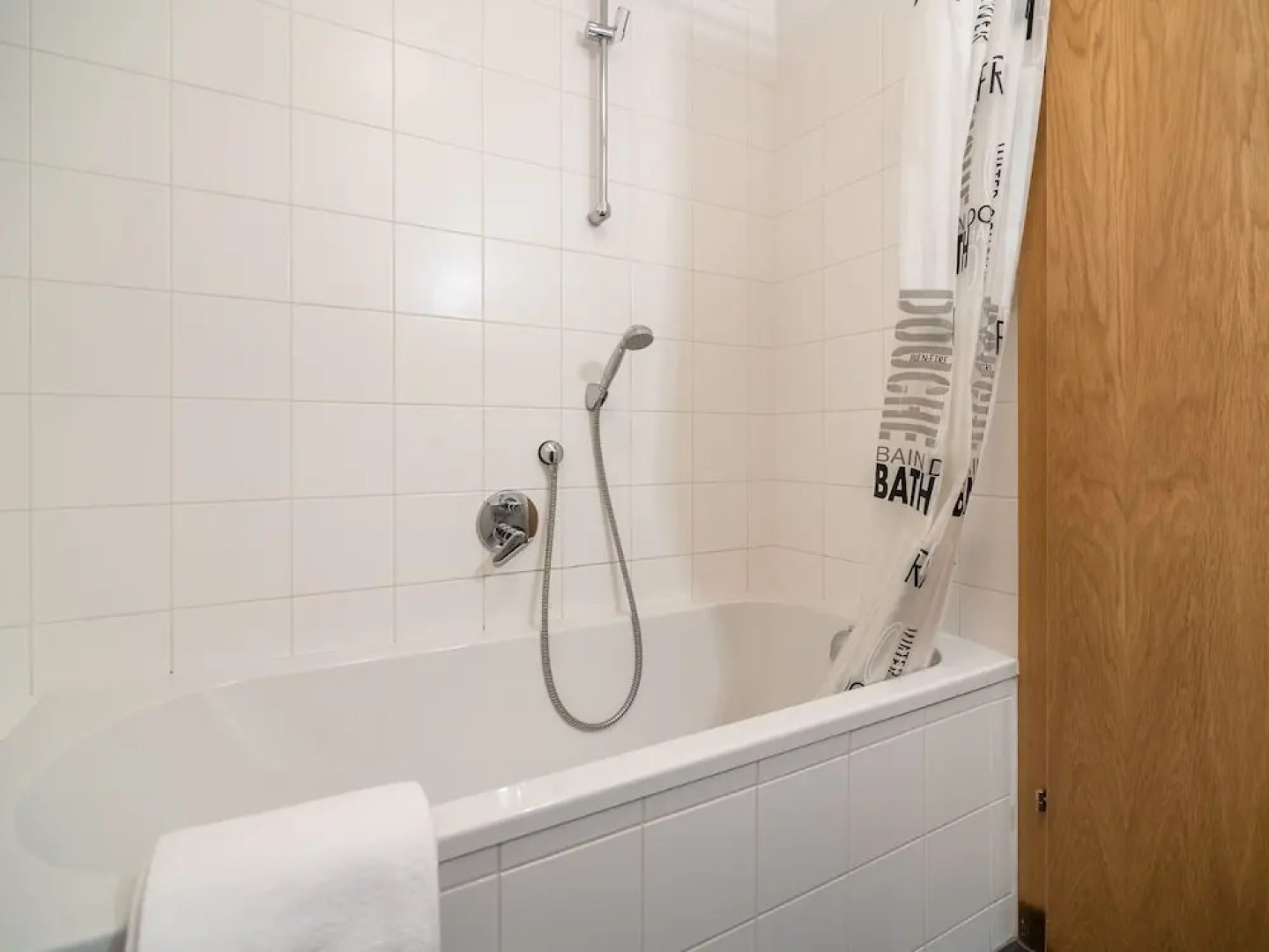 Modern Apartment for 6 in Luxury Holiday Park With Skiing