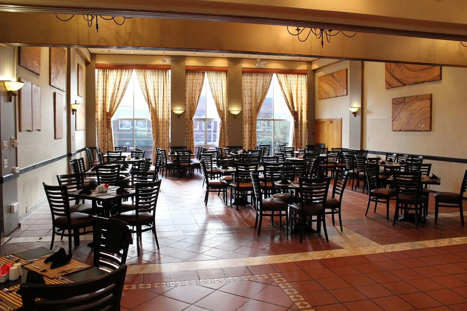 Safari Hotel & Convention Centre