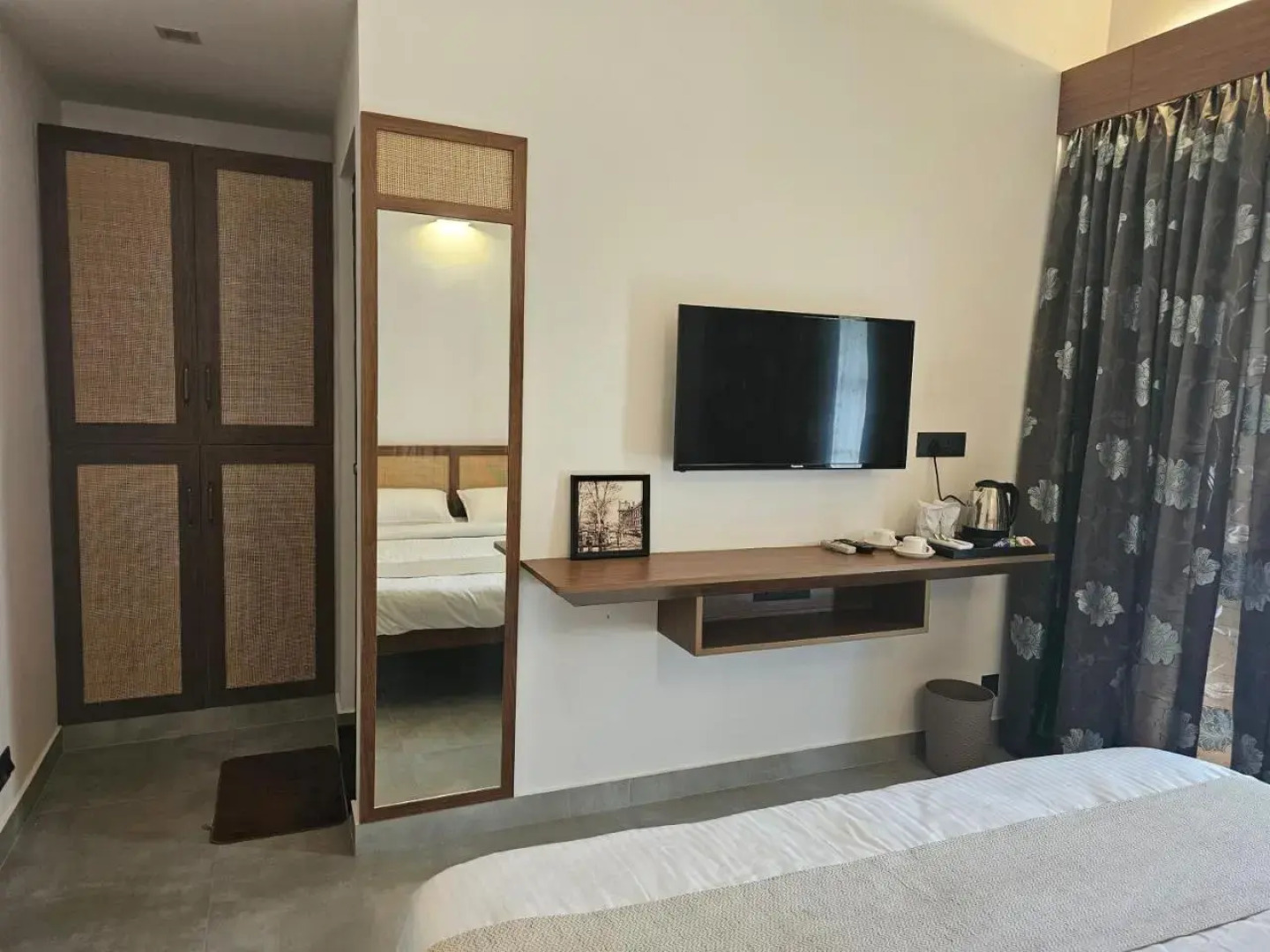 The Isle By Area 707