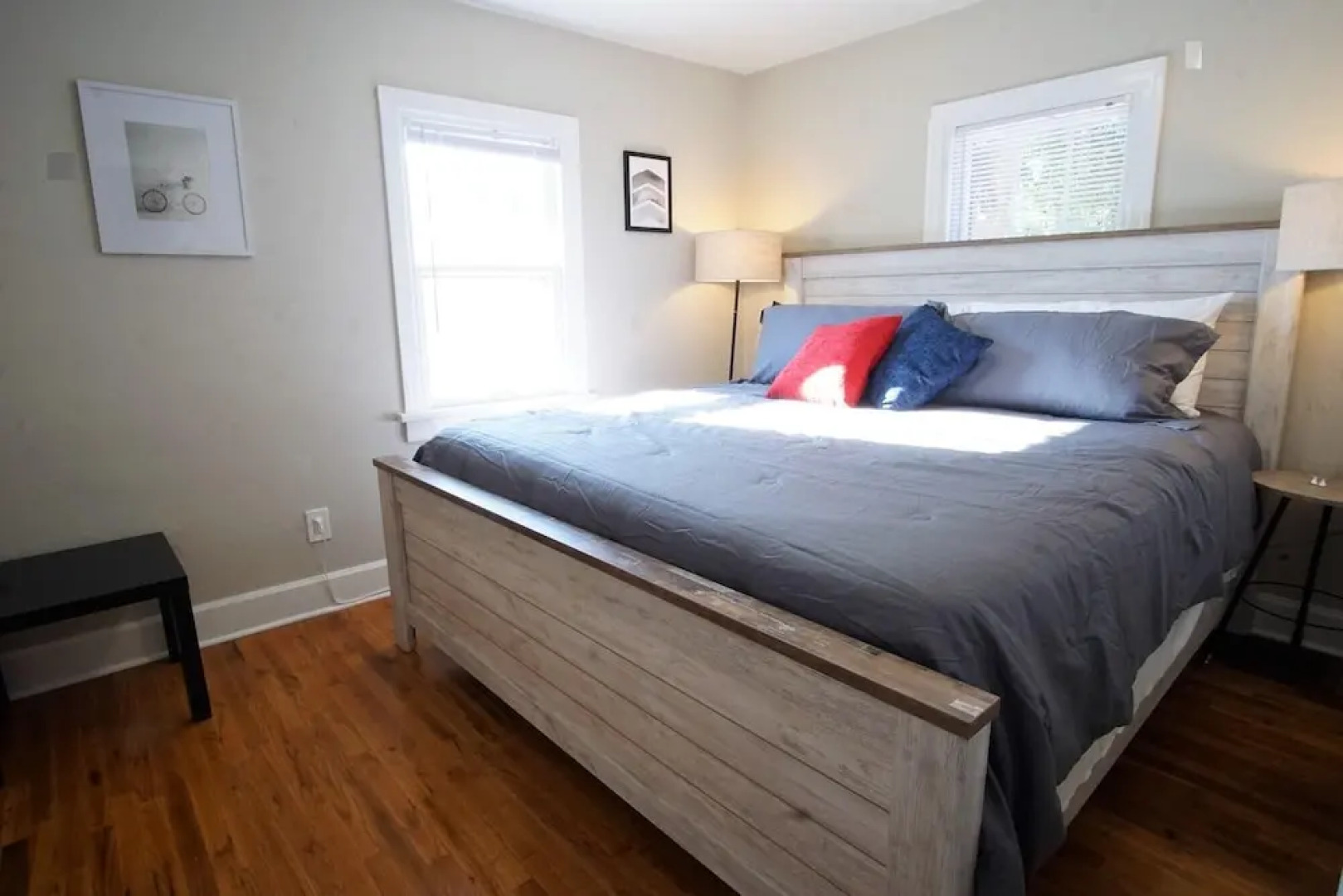 Beautiful Bungalow Next to UNC-FREE Cruiser Bikes!